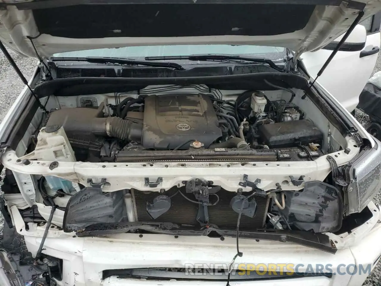 11 Photograph of a damaged car 5TFDY5F15LX950535 TOYOTA TUNDRA 2020