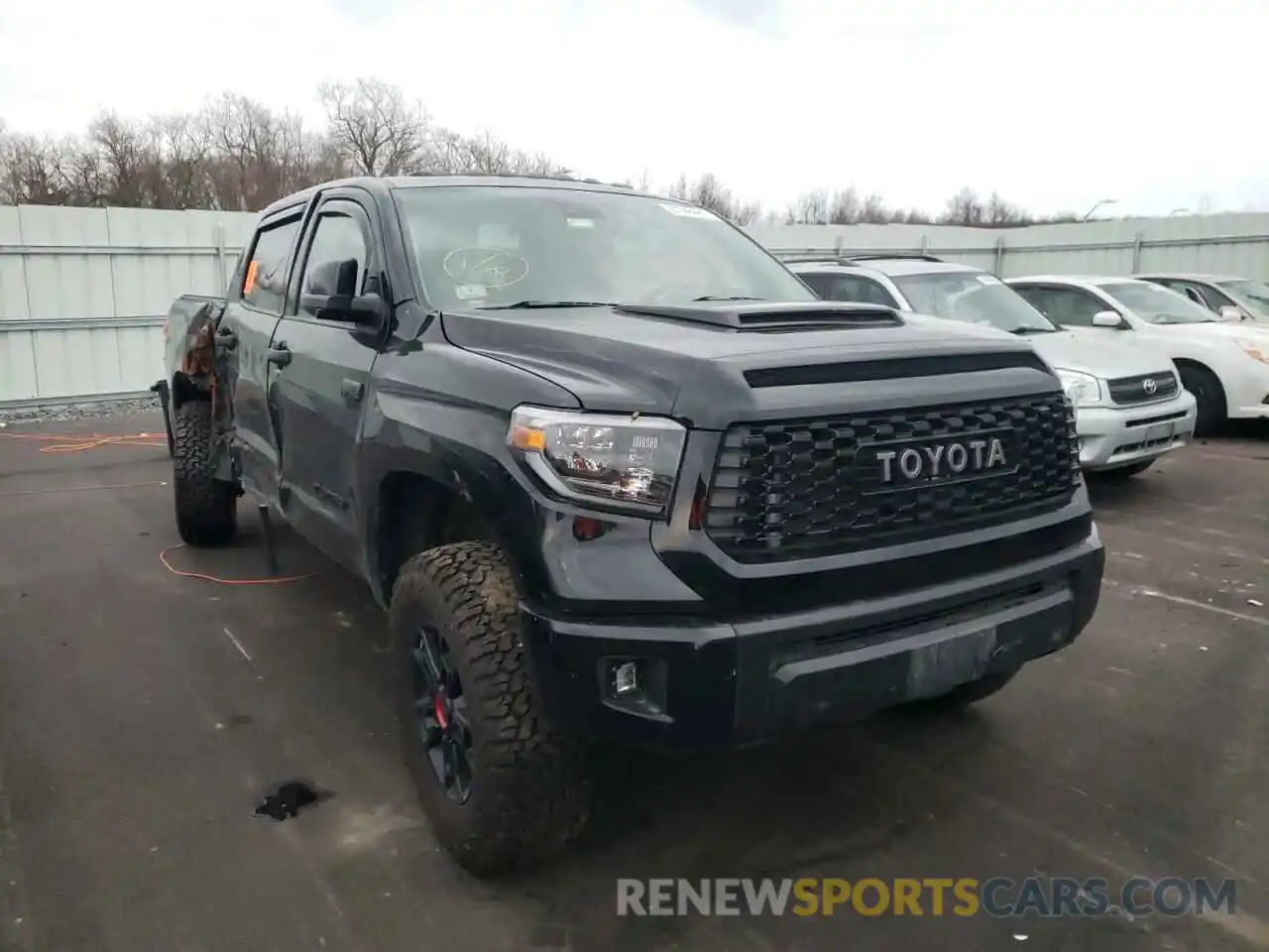 1 Photograph of a damaged car 5TFDY5F16LX895545 TOYOTA TUNDRA 2020