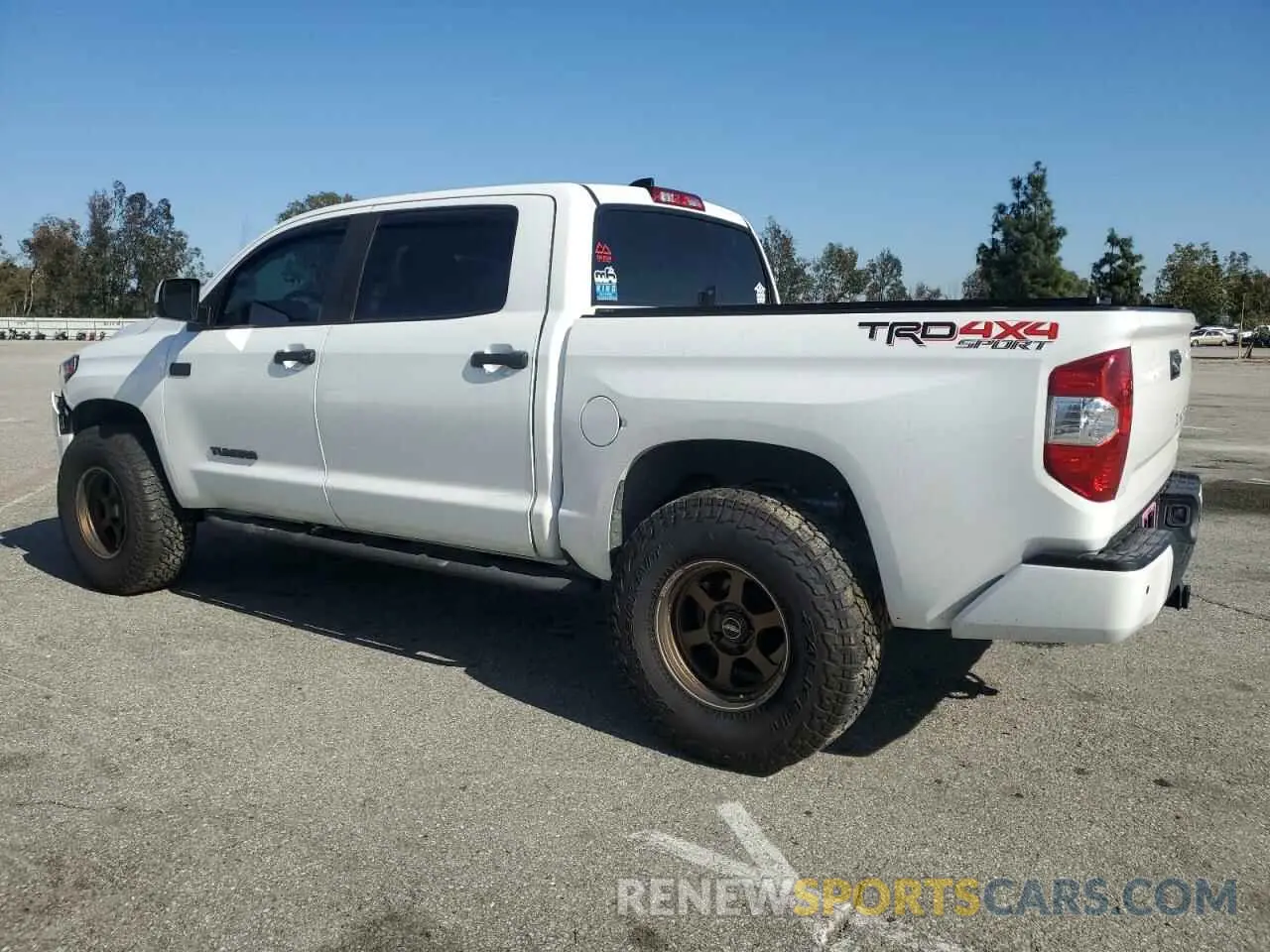 2 Photograph of a damaged car 5TFDY5F17LX934336 TOYOTA TUNDRA 2020