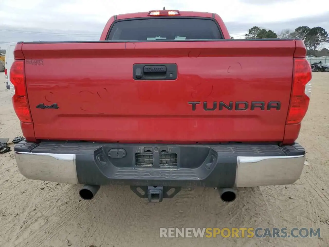 6 Photograph of a damaged car 5TFDY5F17LX935289 TOYOTA TUNDRA 2020
