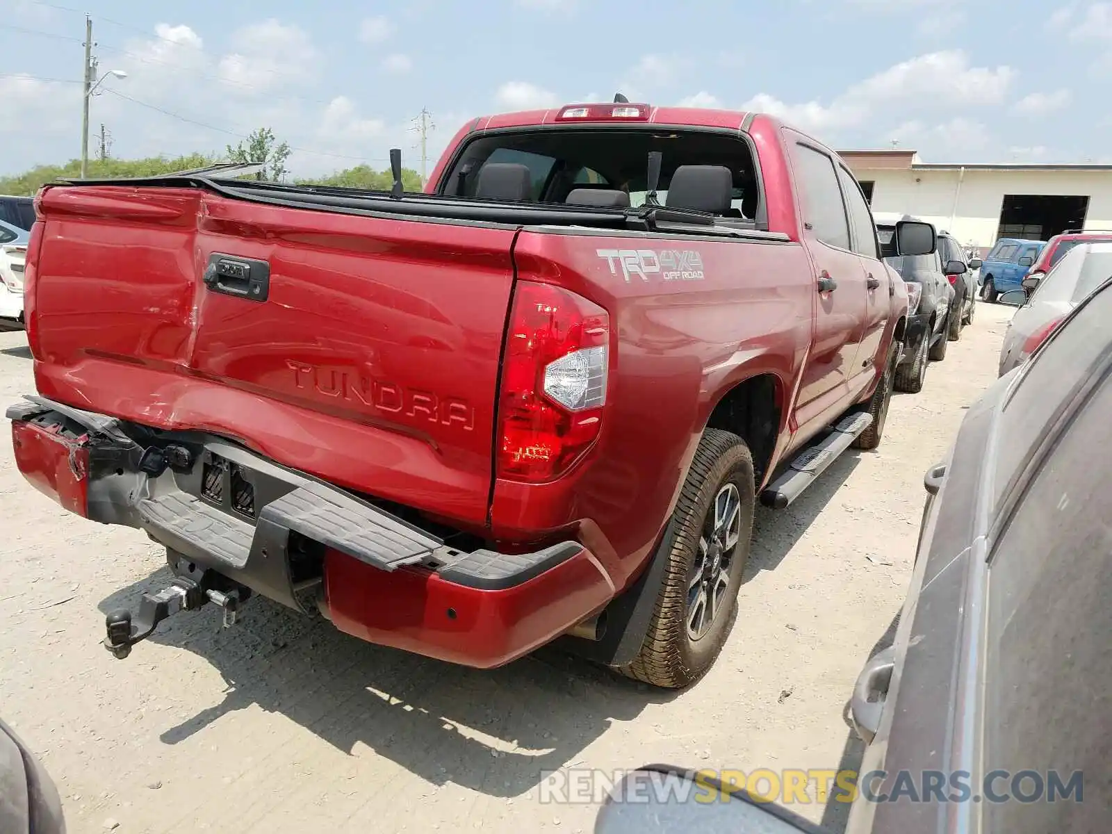 4 Photograph of a damaged car 5TFDY5F18LX918839 TOYOTA TUNDRA 2020