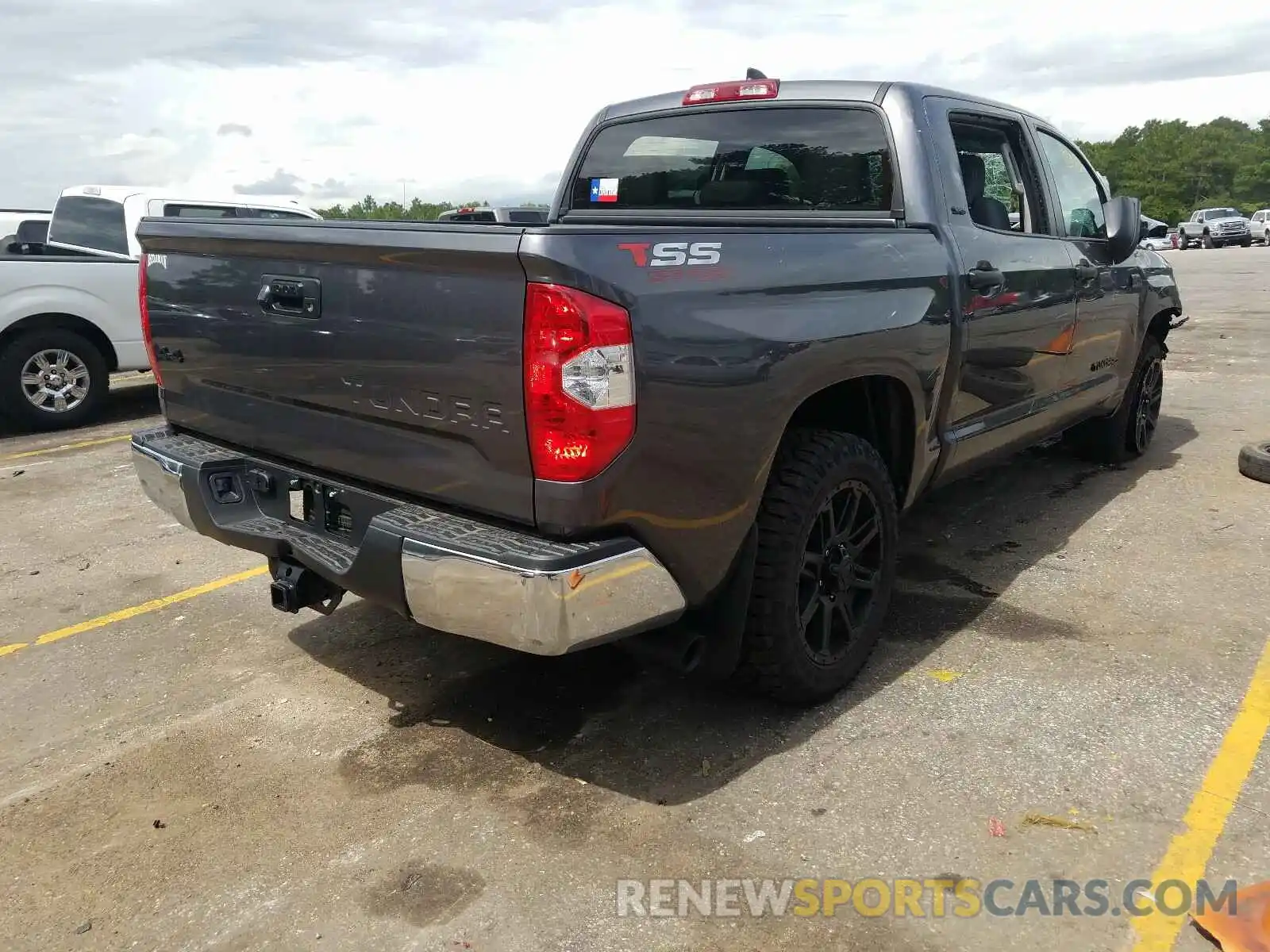 4 Photograph of a damaged car 5TFDY5F18LX920865 TOYOTA TUNDRA 2020