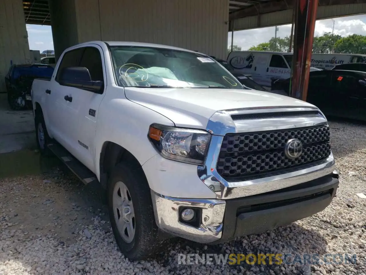 1 Photograph of a damaged car 5TFDY5F18LX921952 TOYOTA TUNDRA 2020