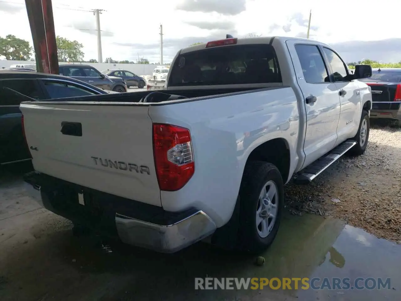 4 Photograph of a damaged car 5TFDY5F18LX921952 TOYOTA TUNDRA 2020