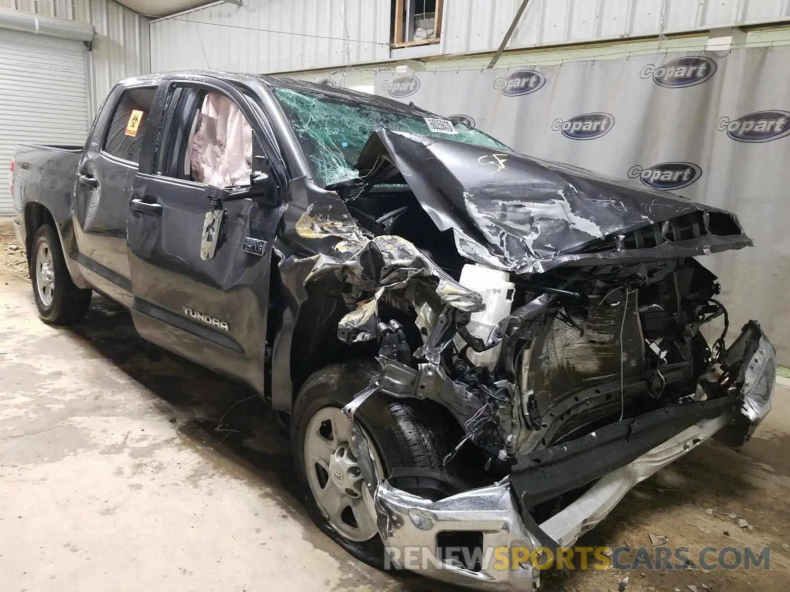1 Photograph of a damaged car 5TFDY5F18LX941053 TOYOTA TUNDRA 2020