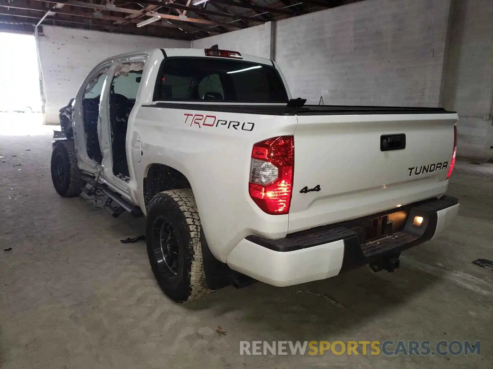 3 Photograph of a damaged car 5TFDY5F18LX942154 TOYOTA TUNDRA 2020