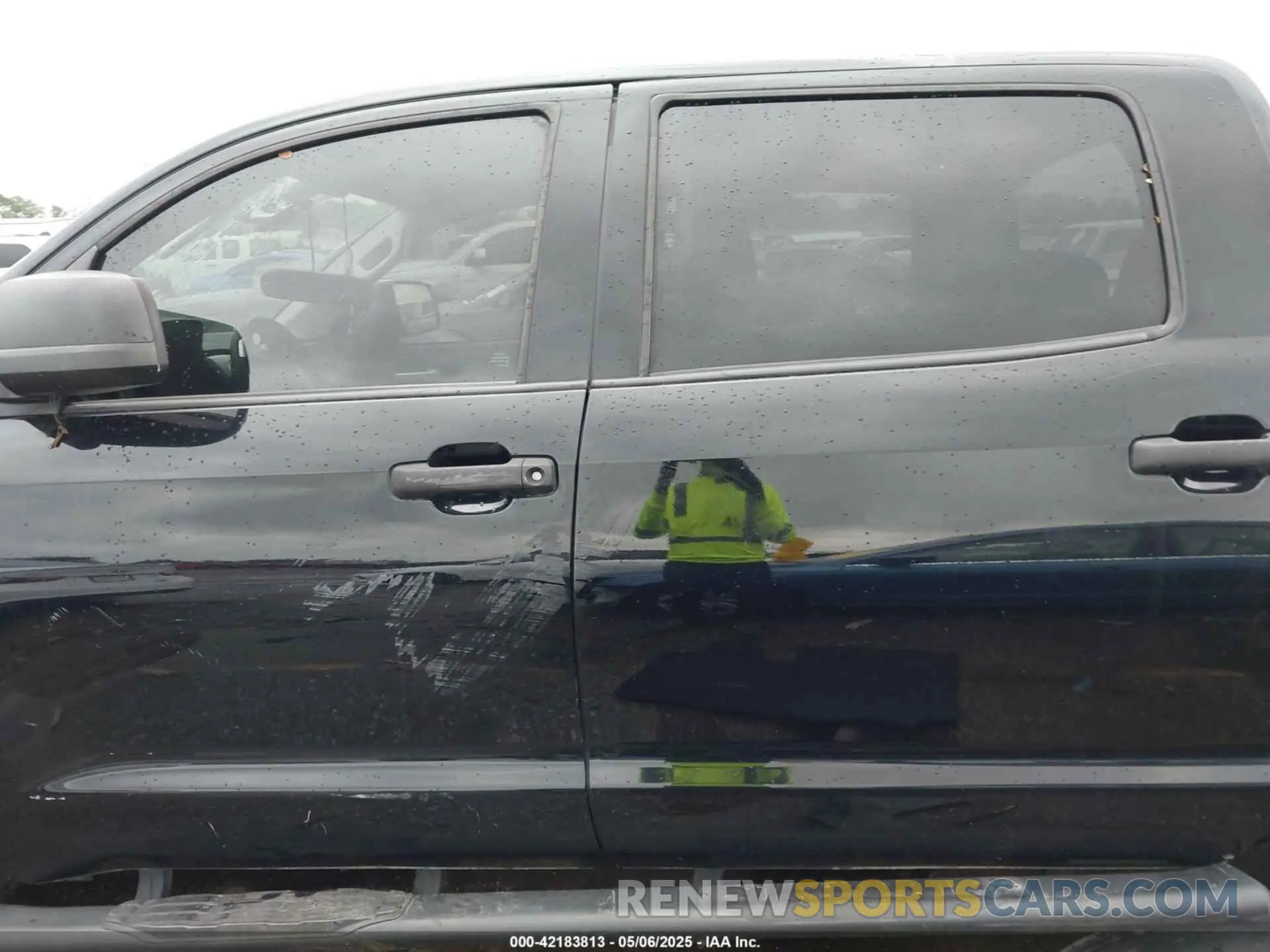 13 Photograph of a damaged car 5TFDY5F18LX954241 TOYOTA TUNDRA 2020