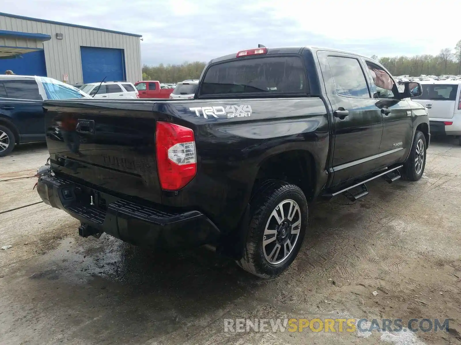 4 Photograph of a damaged car 5TFDY5F19LX877086 TOYOTA TUNDRA 2020