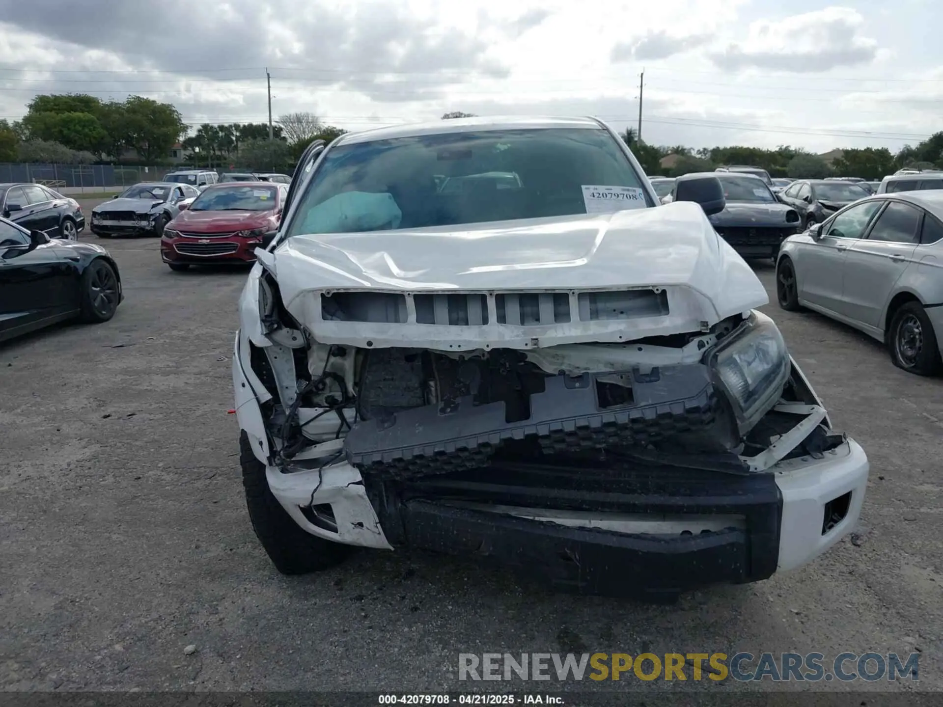 13 Photograph of a damaged car 5TFDY5F19LX913388 TOYOTA TUNDRA 2020