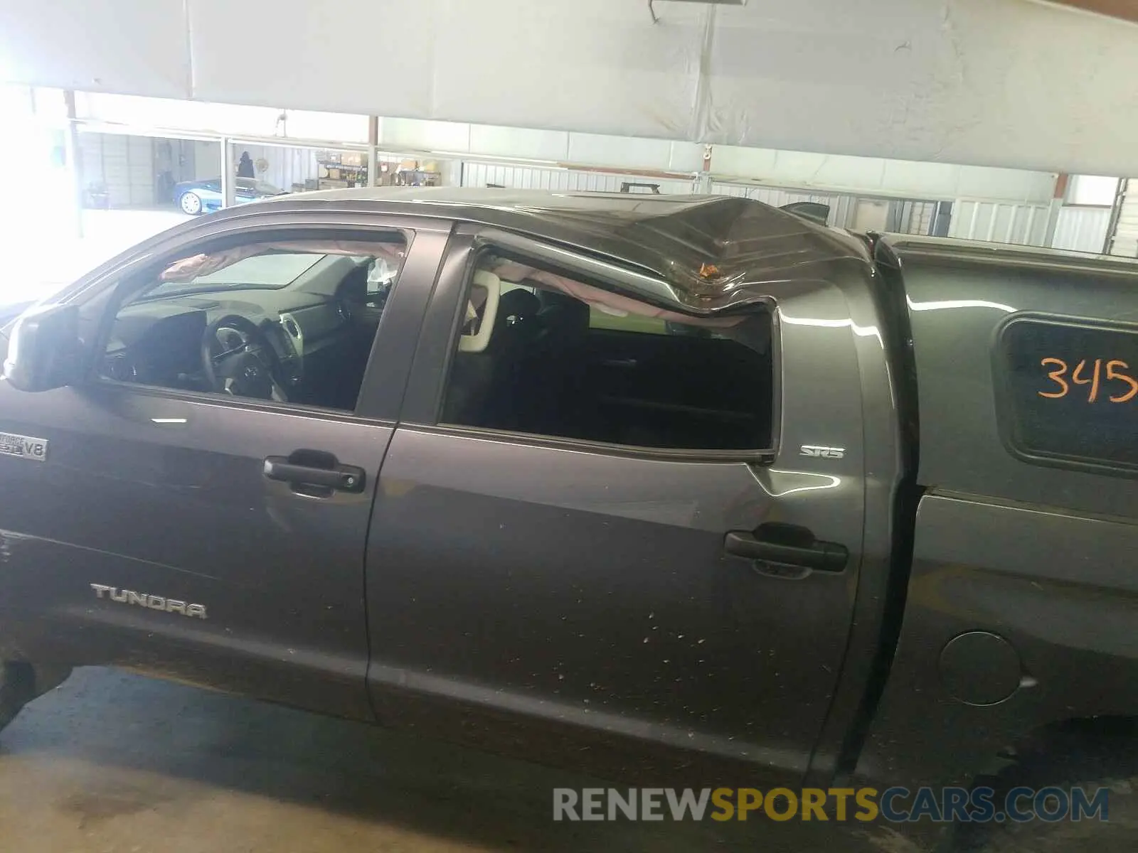 9 Photograph of a damaged car 5TFDY5F19LX913908 TOYOTA TUNDRA 2020