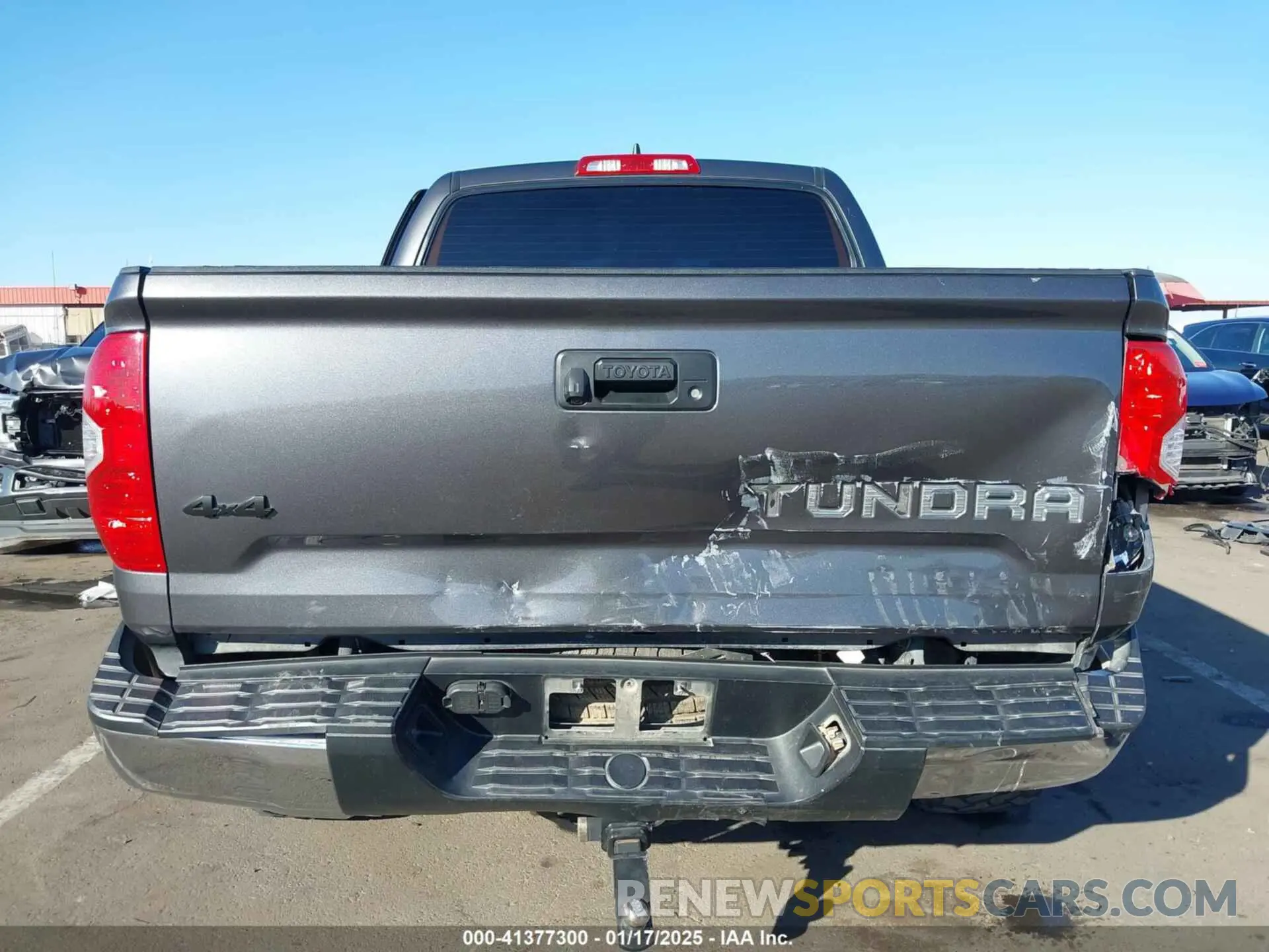 16 Photograph of a damaged car 5TFDY5F19LX936170 TOYOTA TUNDRA 2020