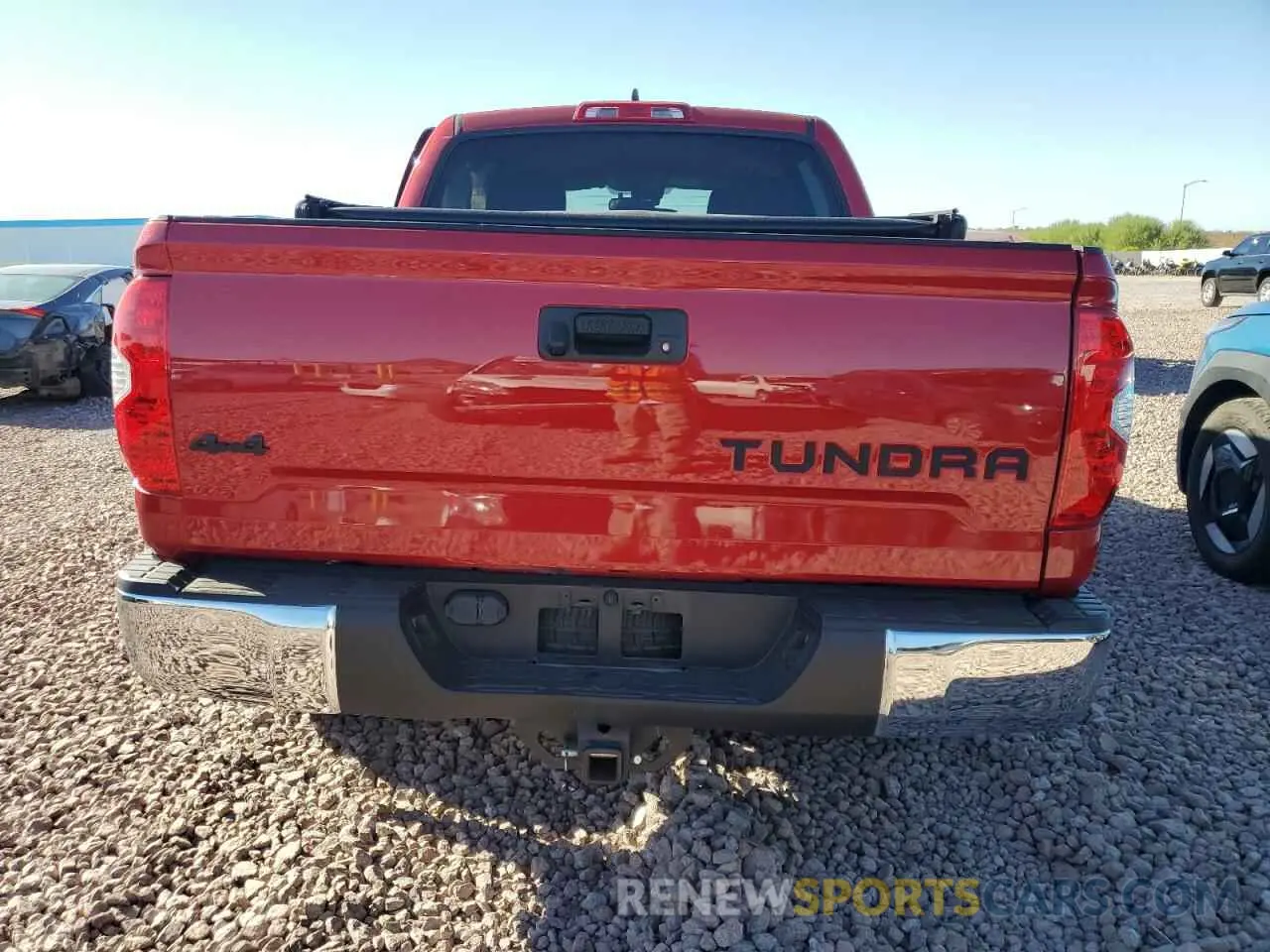 6 Photograph of a damaged car 5TFDY5F19LX942129 TOYOTA TUNDRA 2020