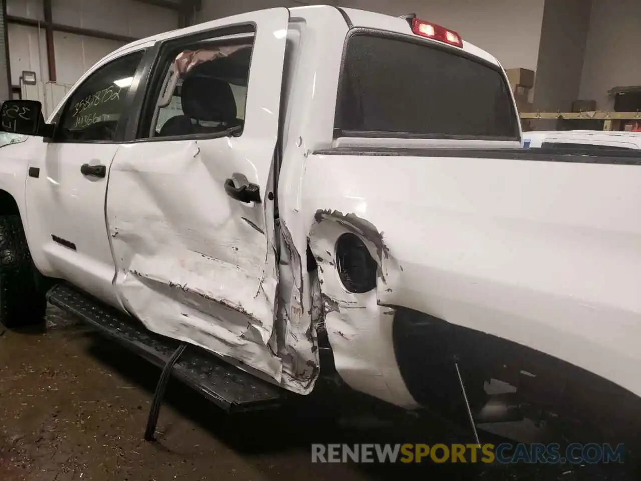 9 Photograph of a damaged car 5TFDY5F19LX942700 TOYOTA TUNDRA 2020