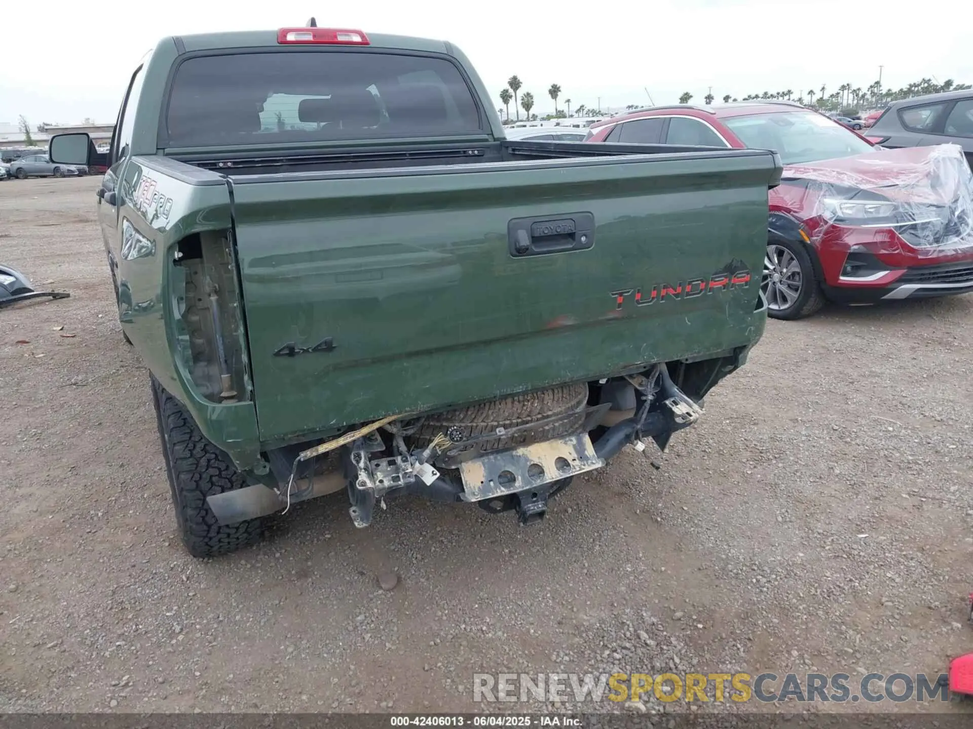 6 Photograph of a damaged car 5TFDY5F1XLX923704 TOYOTA TUNDRA 2020