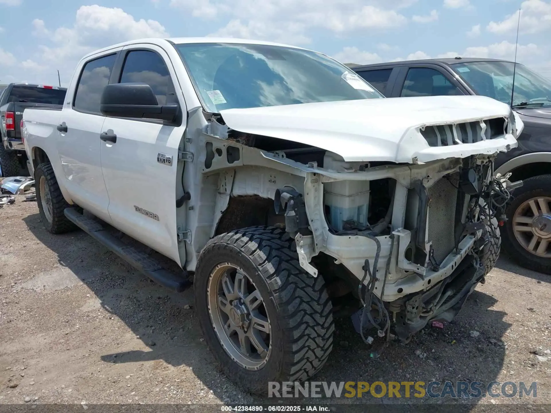 1 Photograph of a damaged car 5TFEY5F10LX268733 TOYOTA TUNDRA 2020