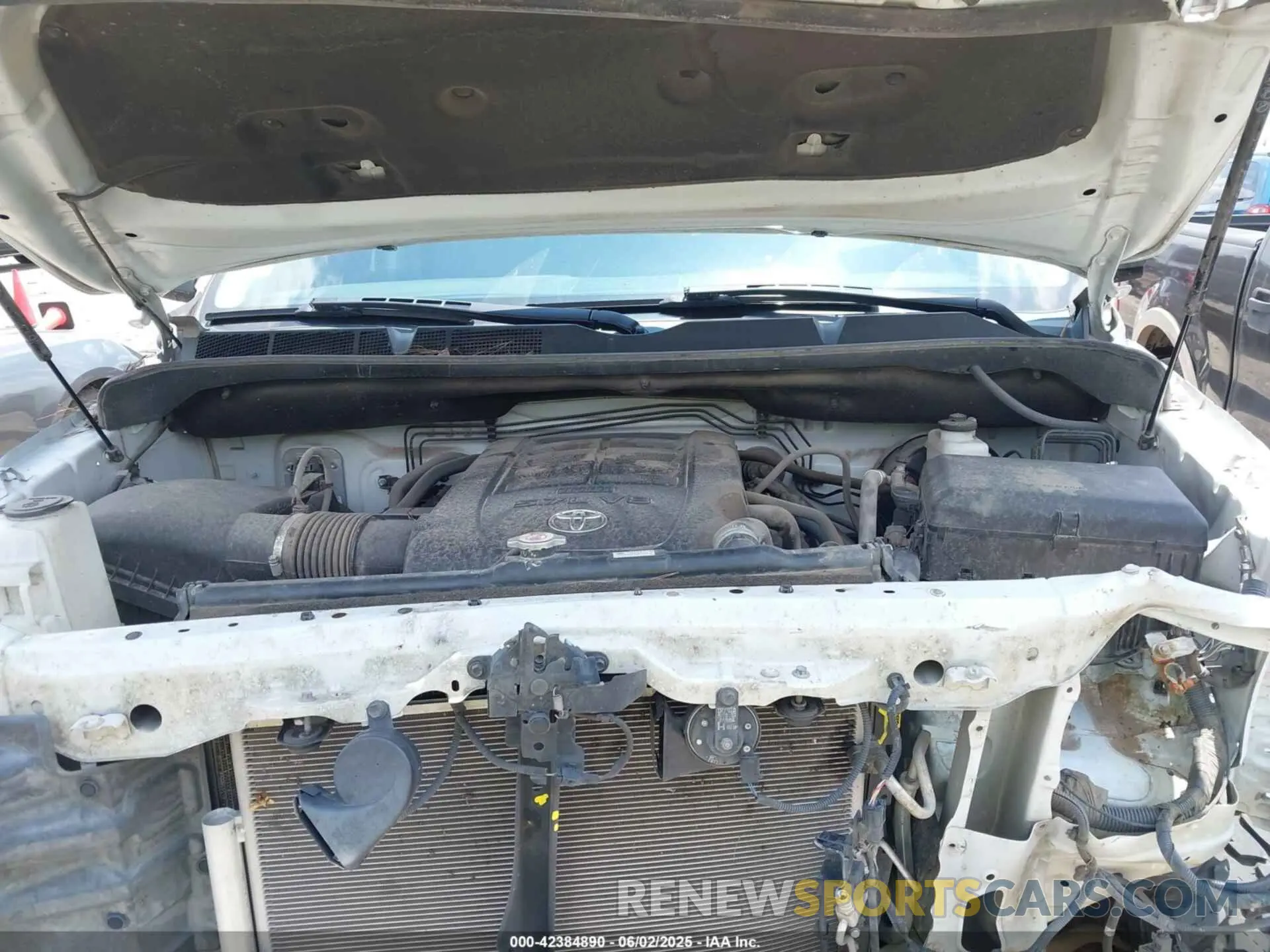 10 Photograph of a damaged car 5TFEY5F10LX268733 TOYOTA TUNDRA 2020