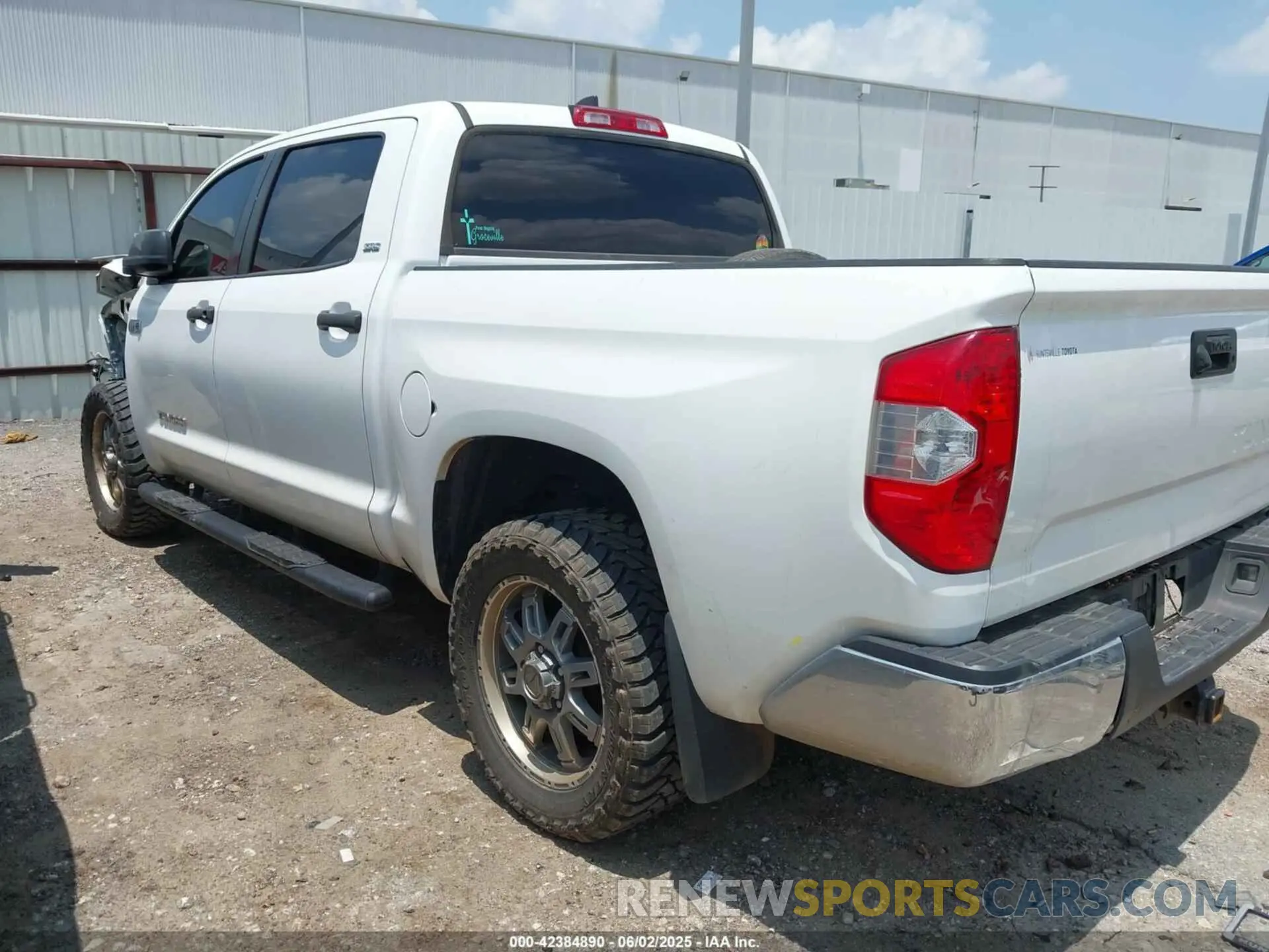 3 Photograph of a damaged car 5TFEY5F10LX268733 TOYOTA TUNDRA 2020