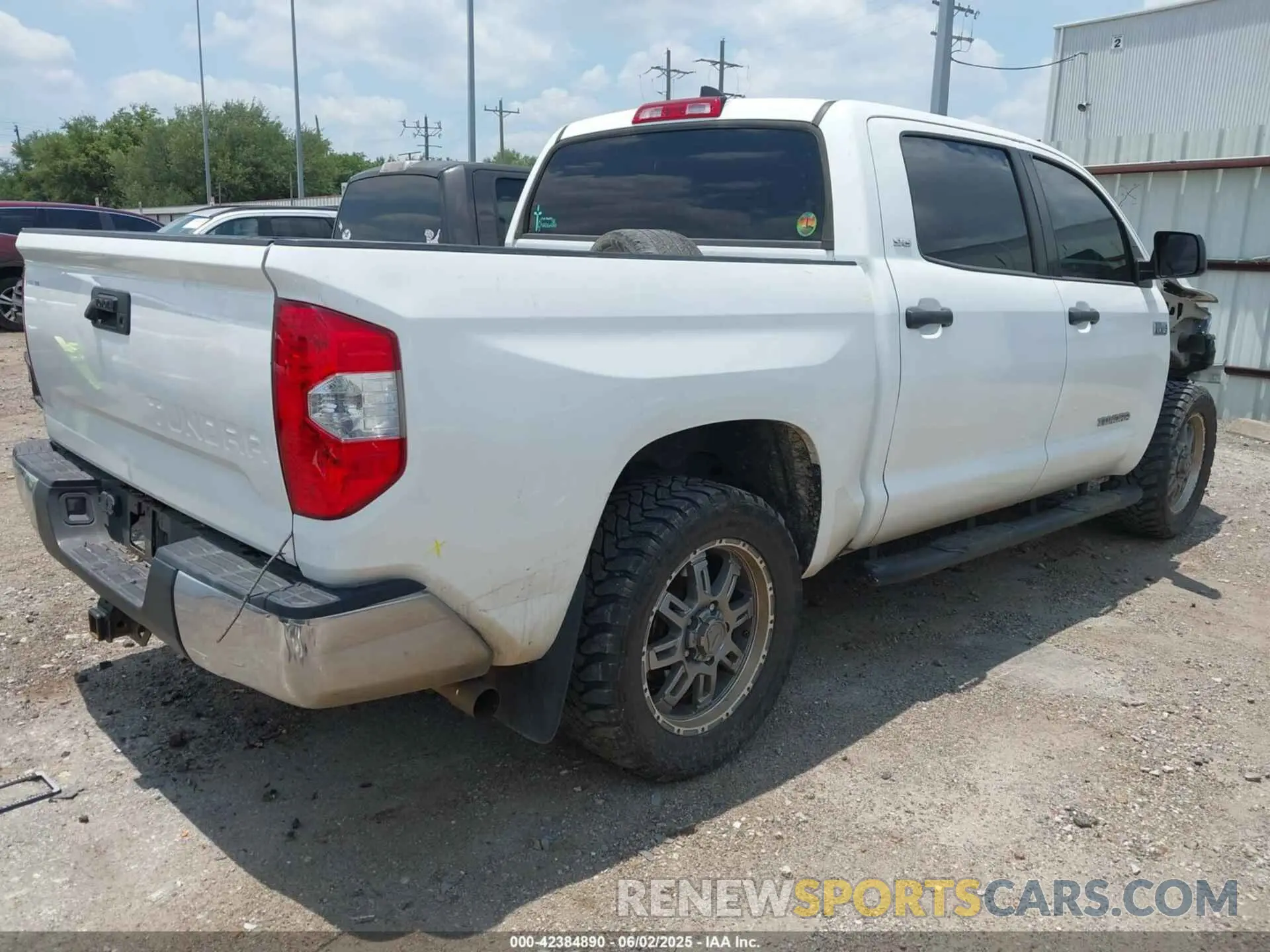 4 Photograph of a damaged car 5TFEY5F10LX268733 TOYOTA TUNDRA 2020
