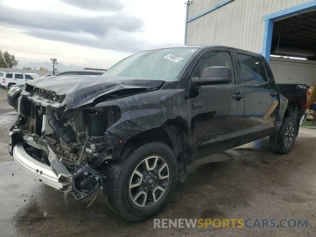 1 Photograph of a damaged car 5TFEY5F11LX260902 TOYOTA TUNDRA 2020