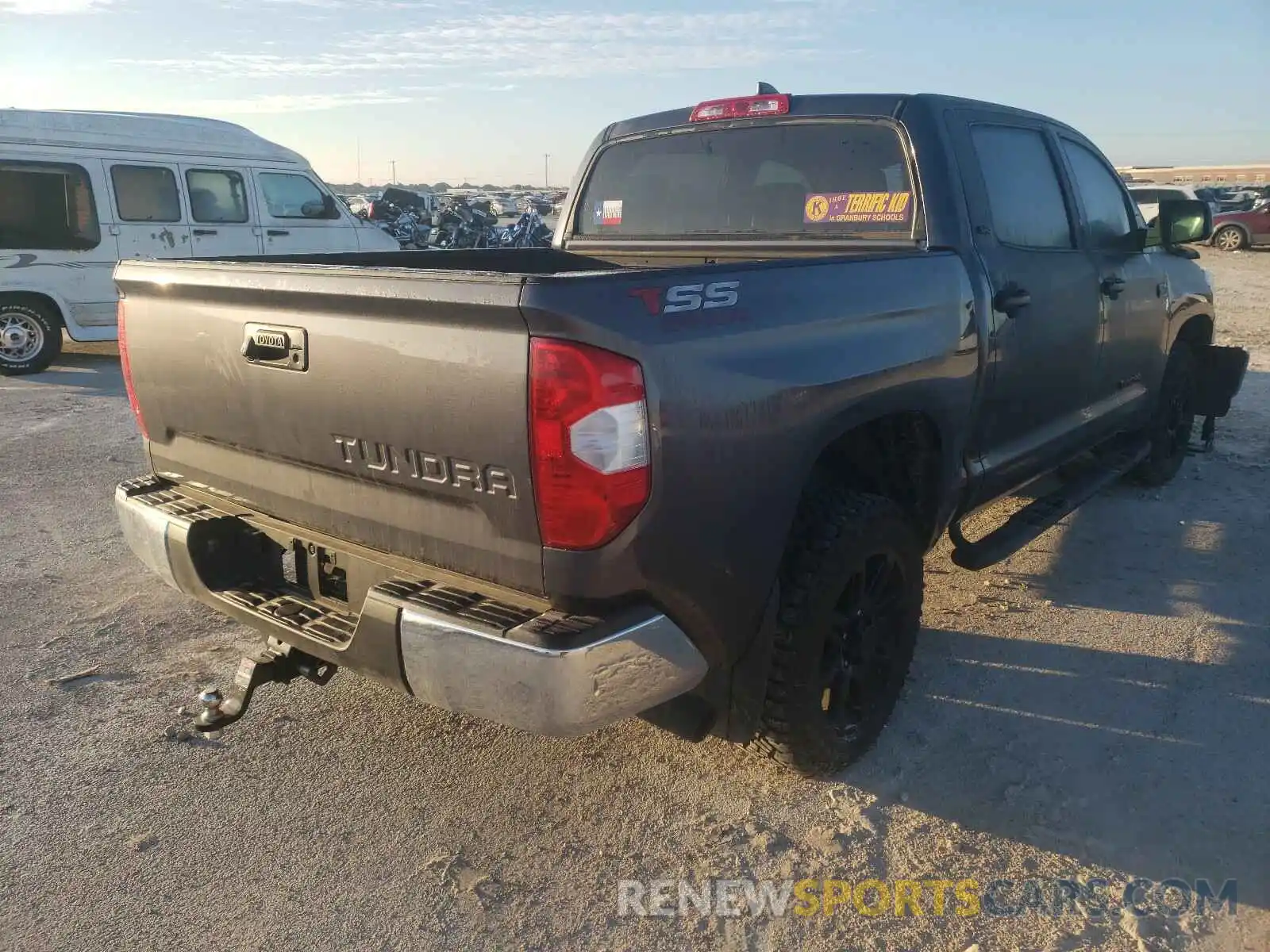 4 Photograph of a damaged car 5TFEY5F12LX257961 TOYOTA TUNDRA 2020