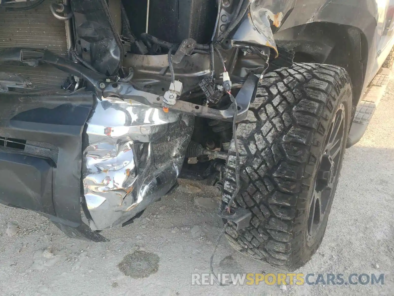 9 Photograph of a damaged car 5TFEY5F12LX257961 TOYOTA TUNDRA 2020