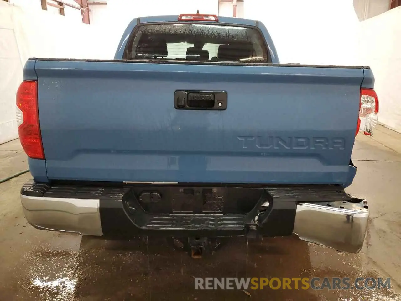 6 Photograph of a damaged car 5TFEY5F12LX260648 TOYOTA TUNDRA 2020