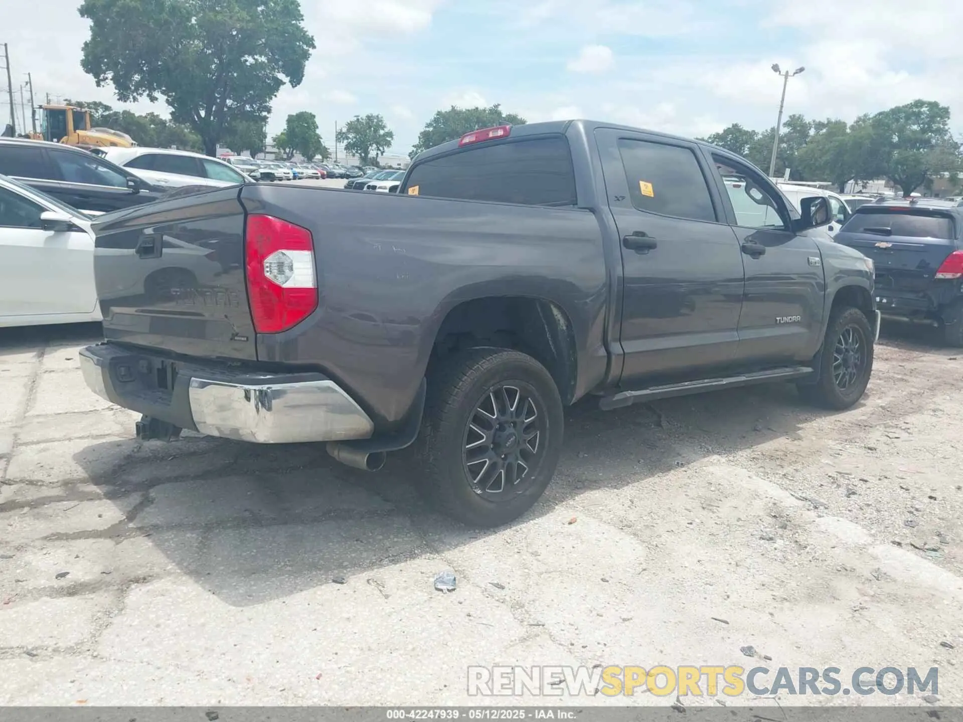 4 Photograph of a damaged car 5TFEY5F13LX265681 TOYOTA TUNDRA 2020