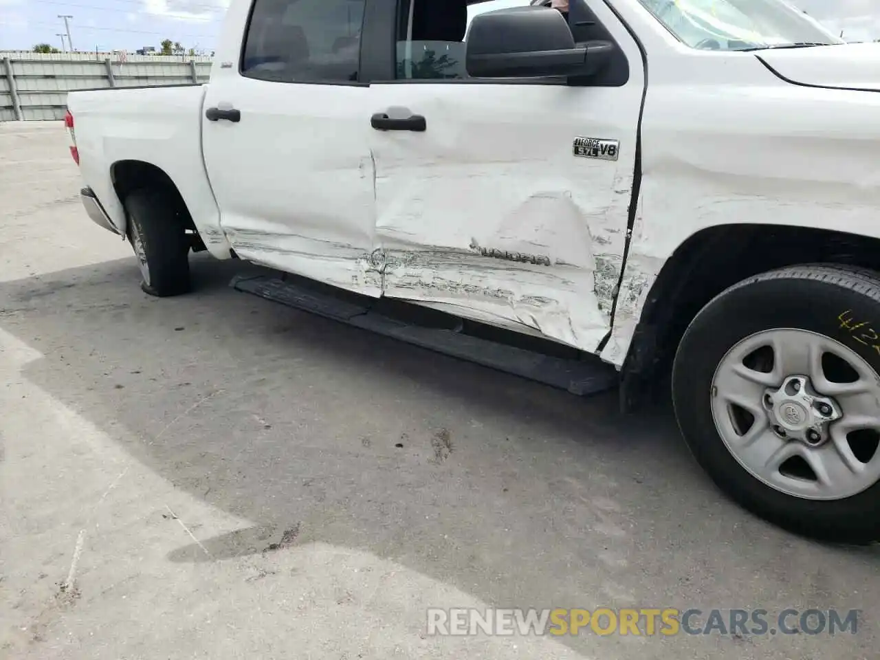 9 Photograph of a damaged car 5TFEY5F14LX261459 TOYOTA TUNDRA 2020