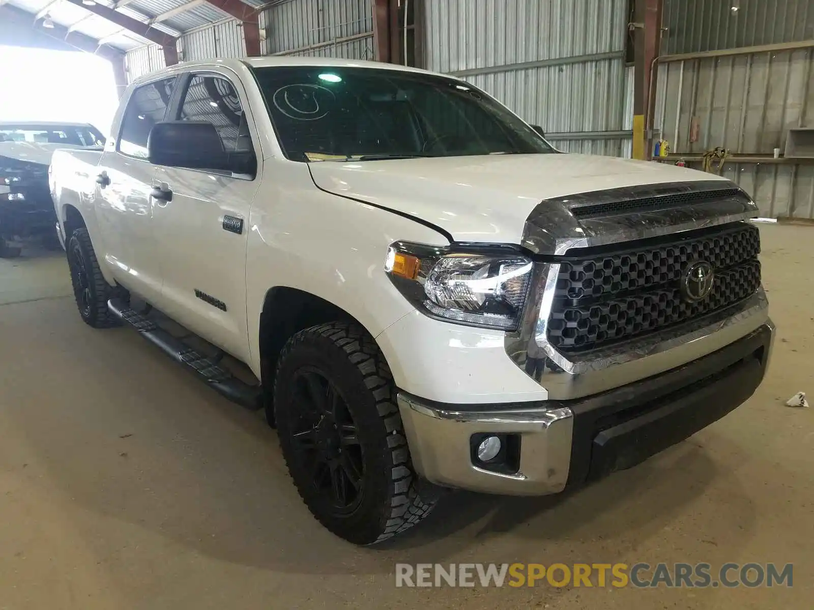 1 Photograph of a damaged car 5TFEY5F15LX261485 TOYOTA TUNDRA 2020