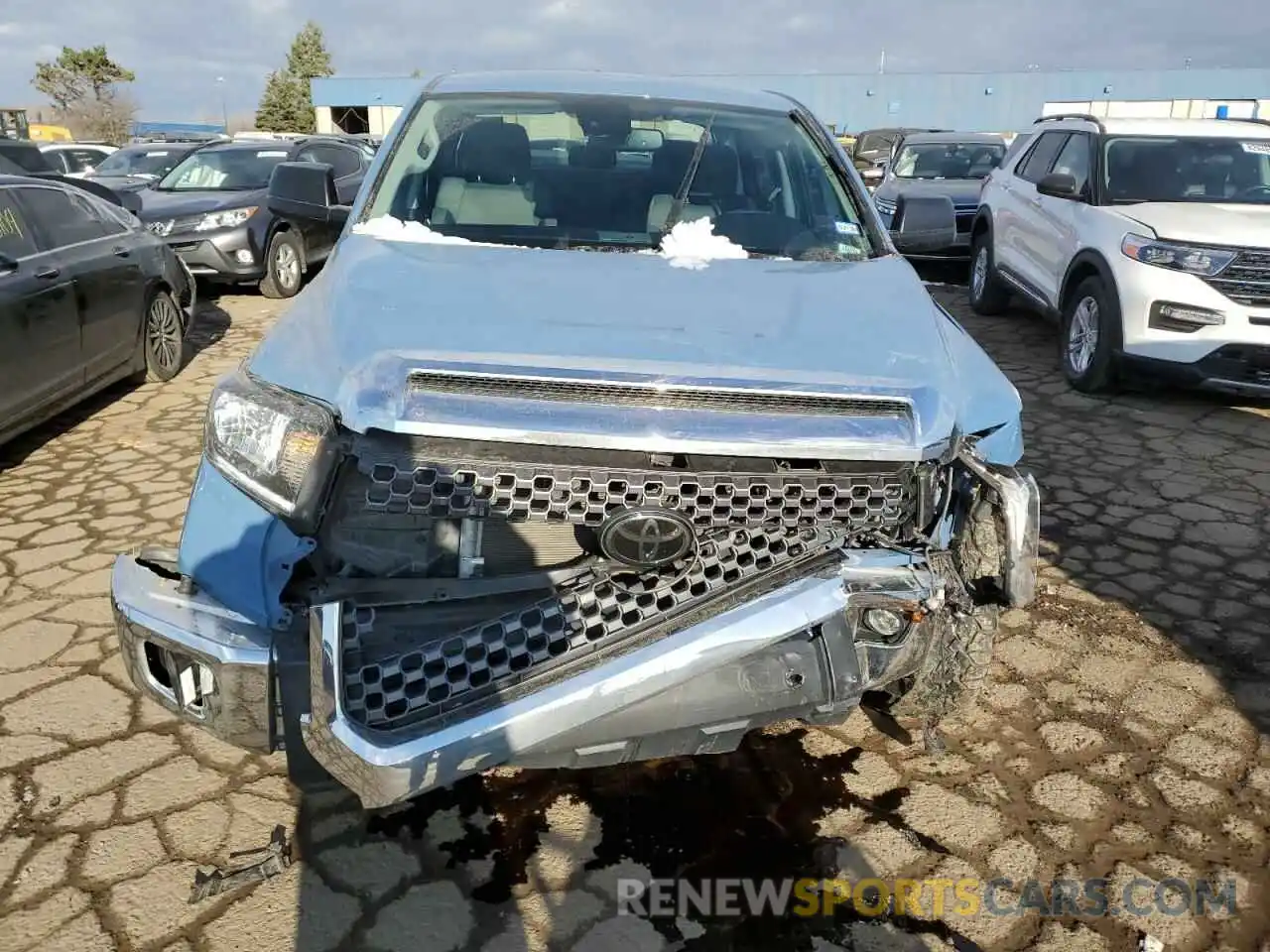 5 Photograph of a damaged car 5TFEY5F17LX259009 TOYOTA TUNDRA 2020