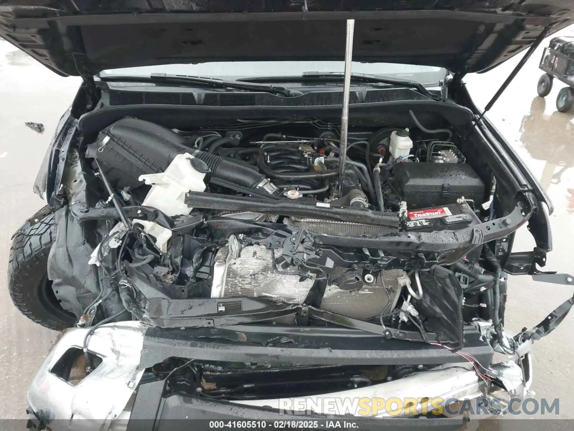 10 Photograph of a damaged car 5TFEY5F19LX265572 TOYOTA TUNDRA 2020