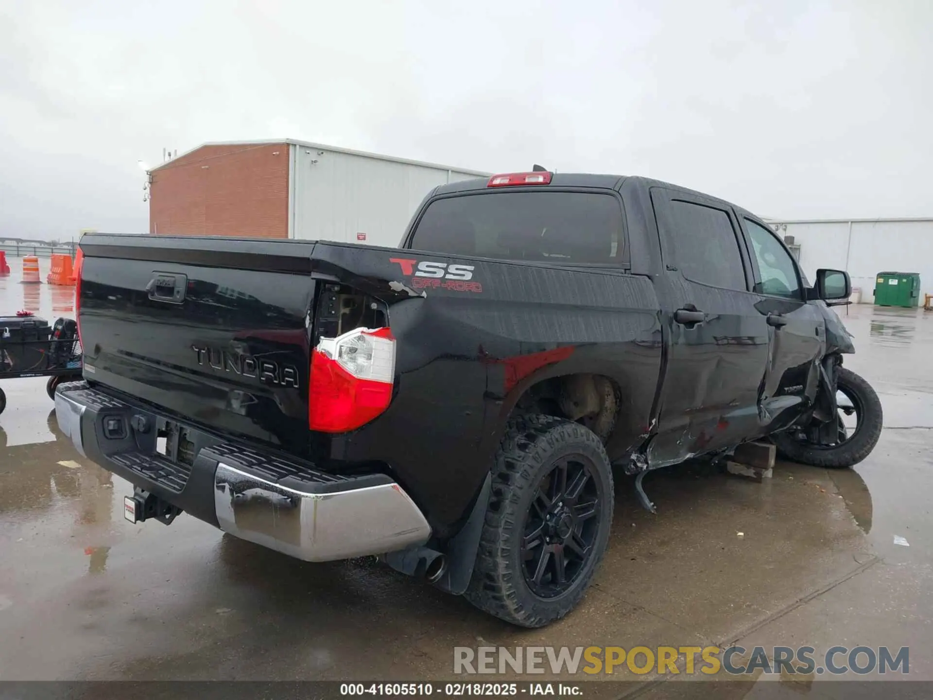 4 Photograph of a damaged car 5TFEY5F19LX265572 TOYOTA TUNDRA 2020