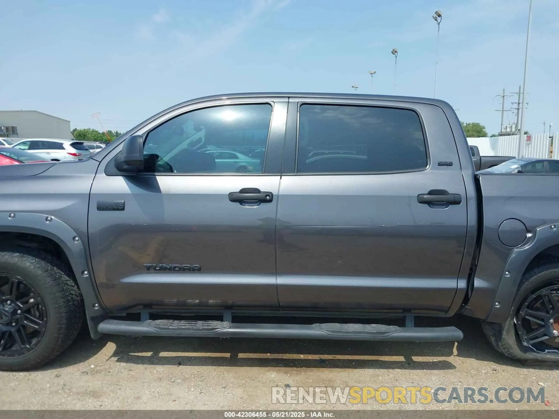15 Photograph of a damaged car 5TFEY5F1XLX266049 TOYOTA TUNDRA 2020