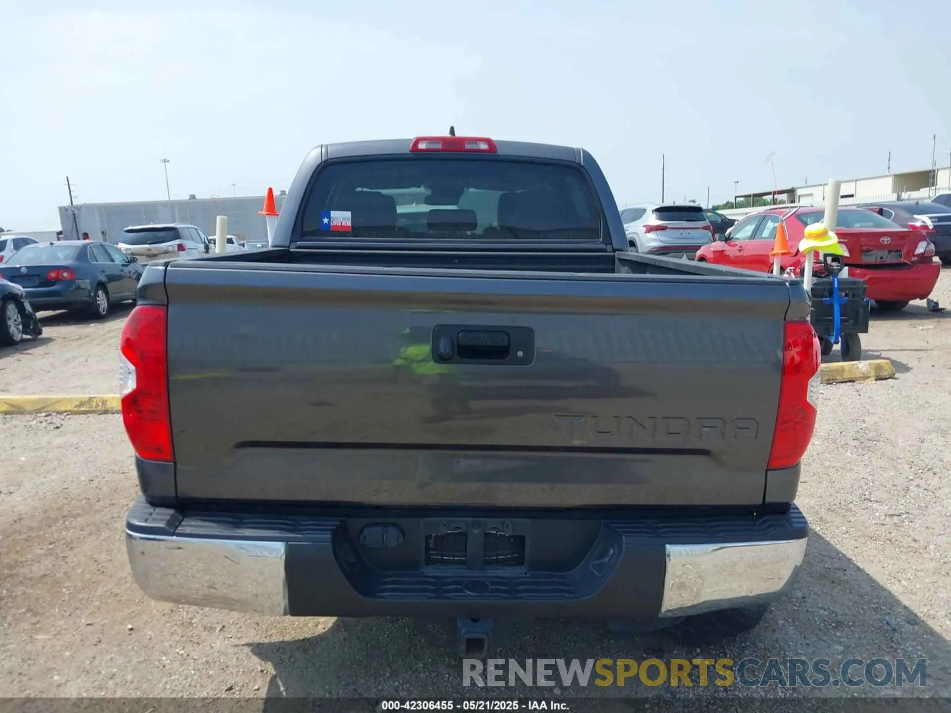 17 Photograph of a damaged car 5TFEY5F1XLX266049 TOYOTA TUNDRA 2020
