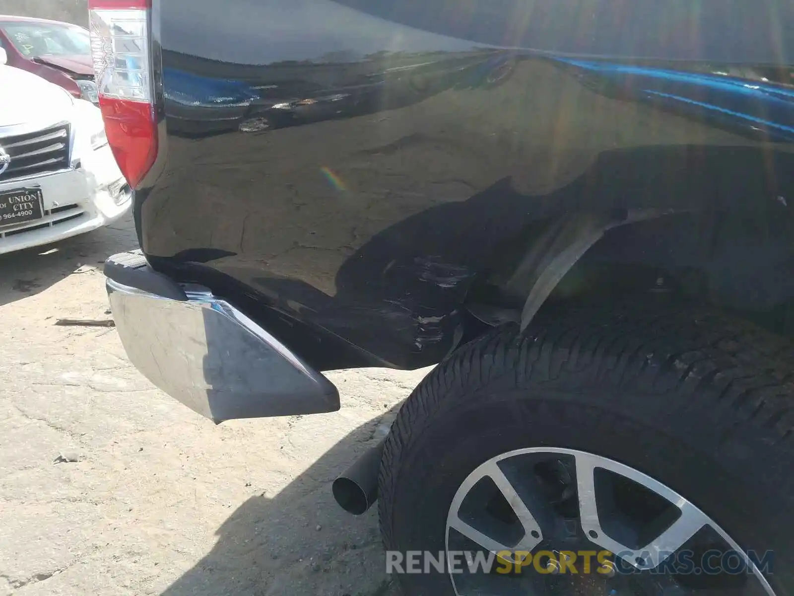 9 Photograph of a damaged car 5TFFY5F13LX259495 TOYOTA TUNDRA 2020