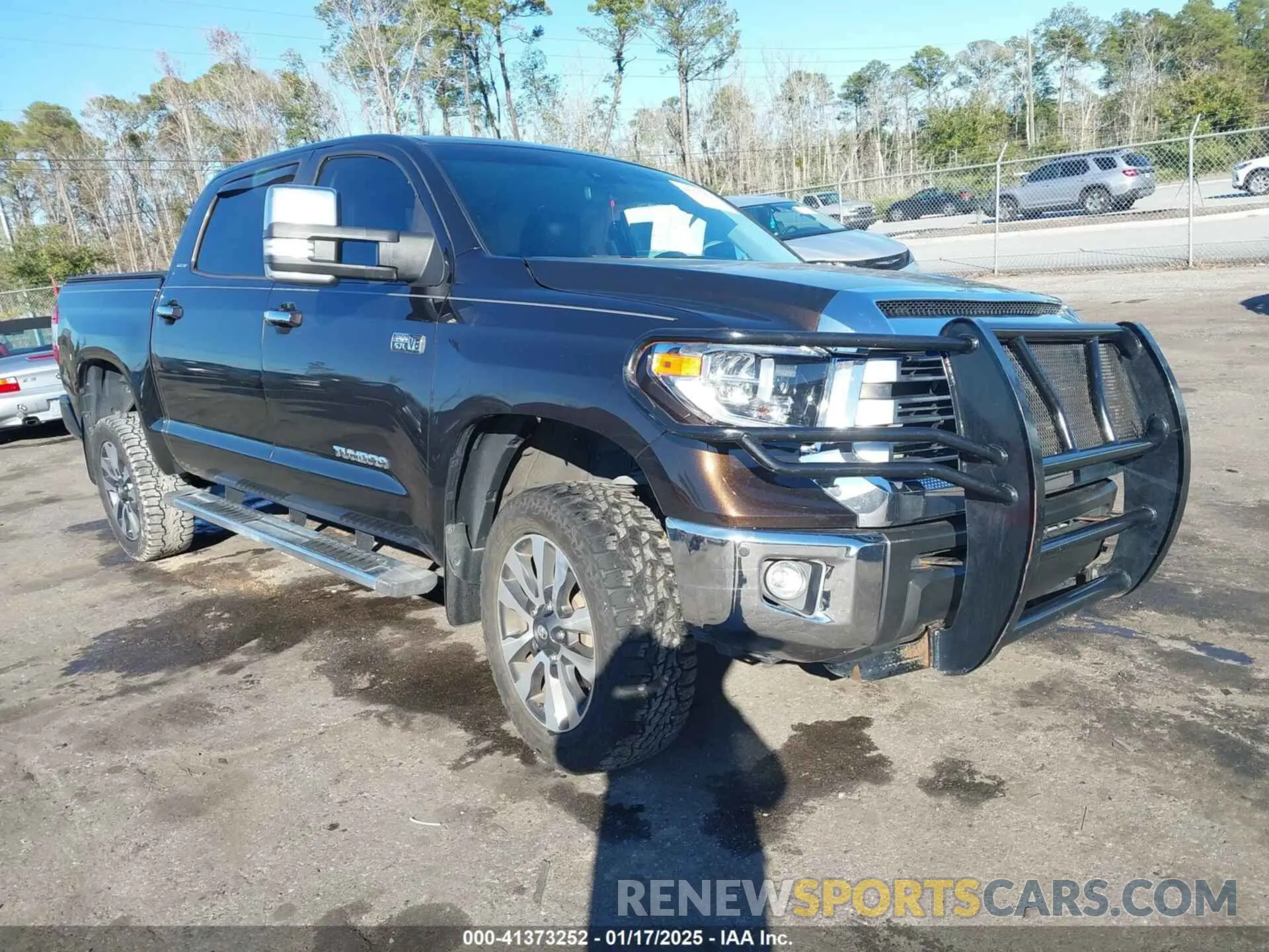 1 Photograph of a damaged car 5TFFY5F1XLX256495 TOYOTA TUNDRA 2020