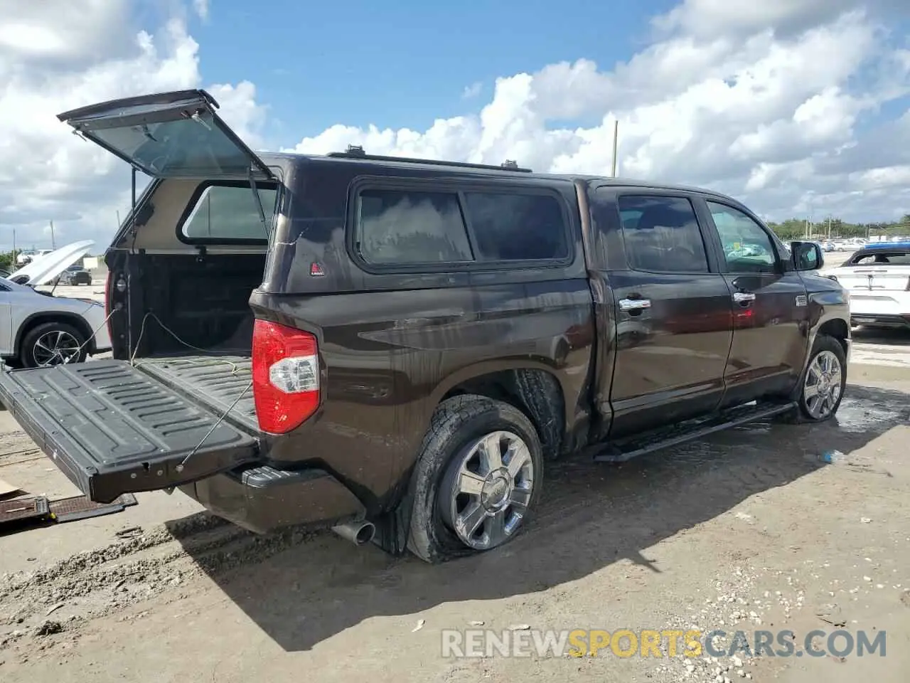 3 Photograph of a damaged car 5TFGY5F15LX270602 TOYOTA TUNDRA 2020