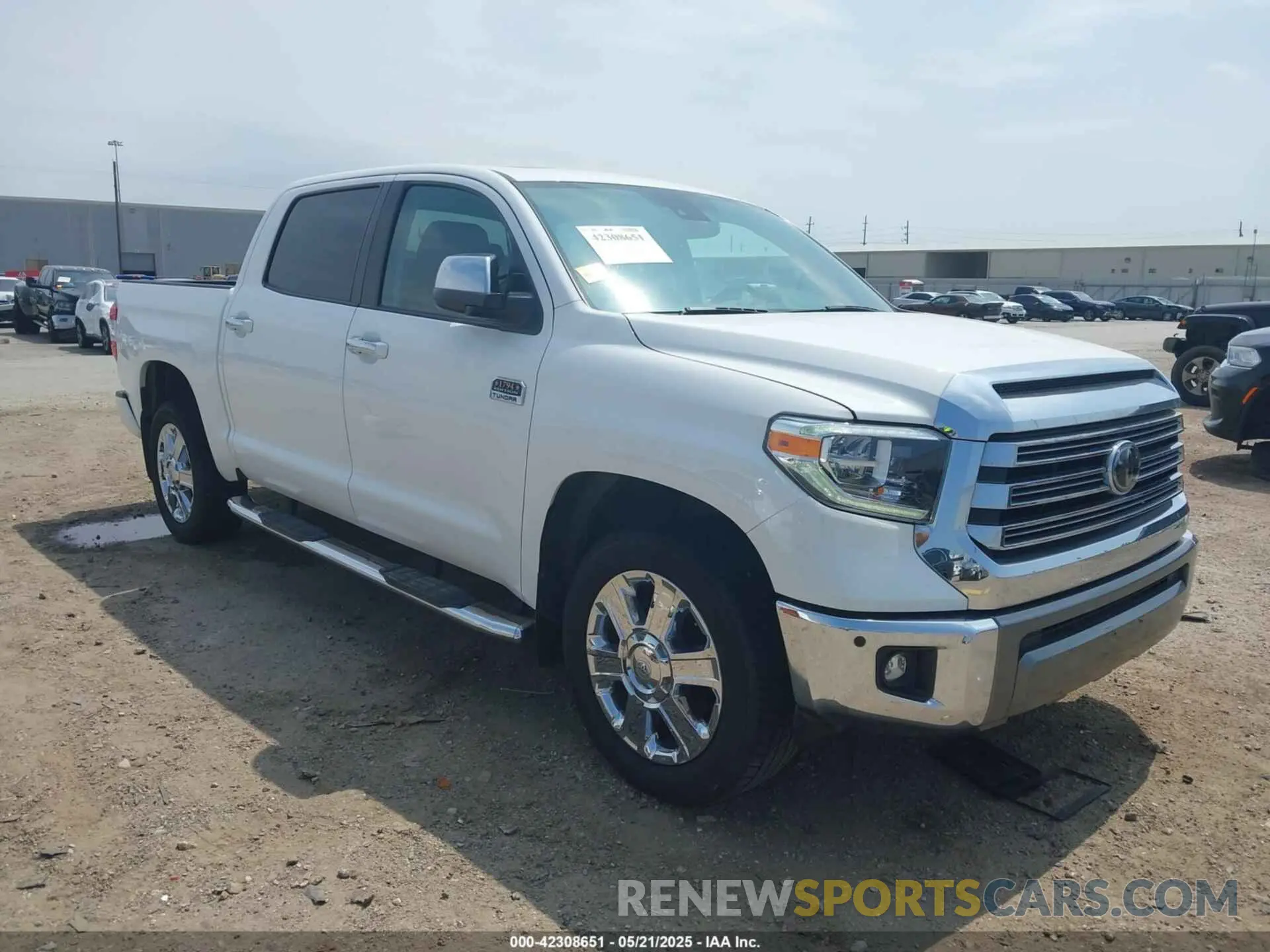 1 Photograph of a damaged car 5TFGY5F18LX257827 TOYOTA TUNDRA 2020
