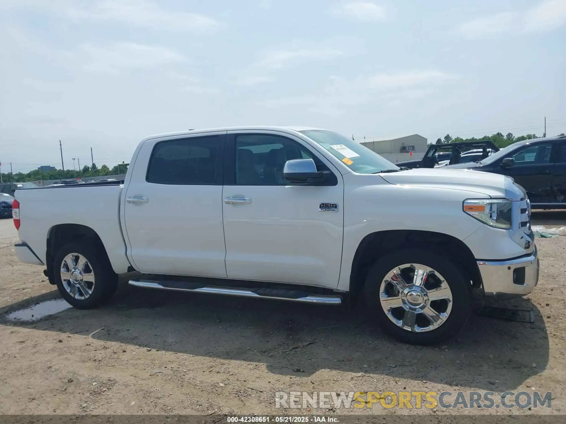 13 Photograph of a damaged car 5TFGY5F18LX257827 TOYOTA TUNDRA 2020
