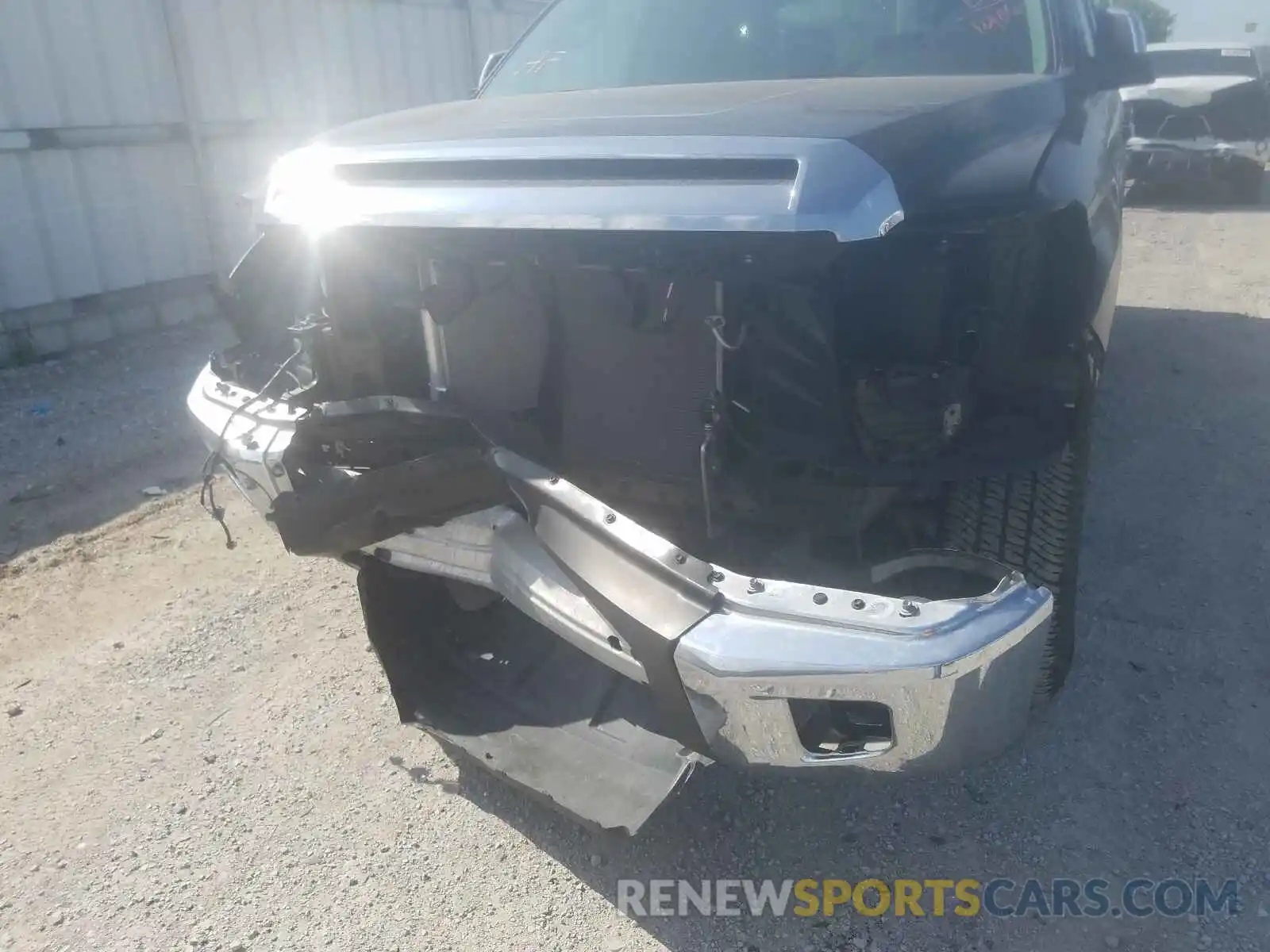 9 Photograph of a damaged car 5TFHY5F13LX891406 TOYOTA TUNDRA 2020