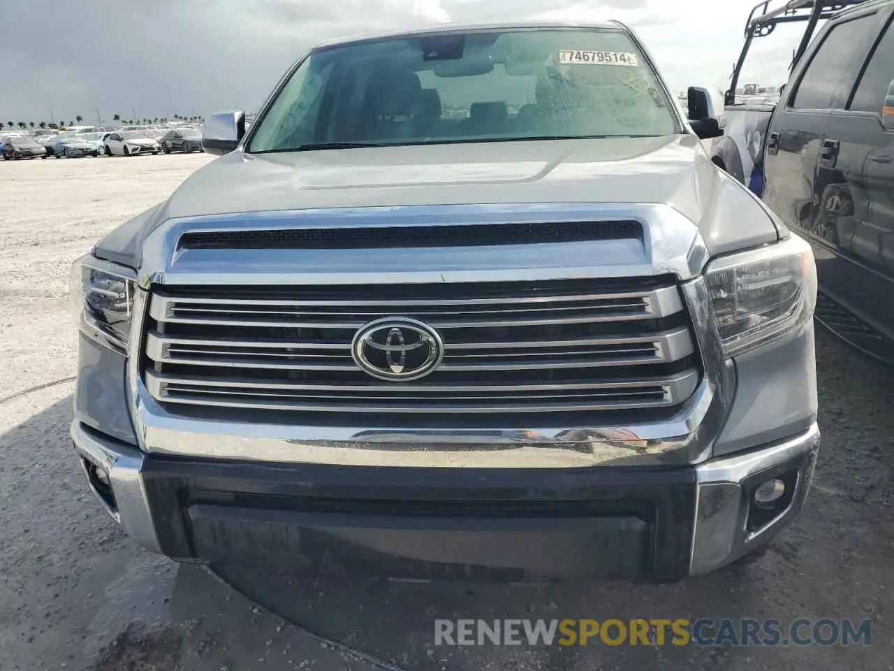 5 Photograph of a damaged car 5TFHY5F13LX933914 TOYOTA TUNDRA 2020