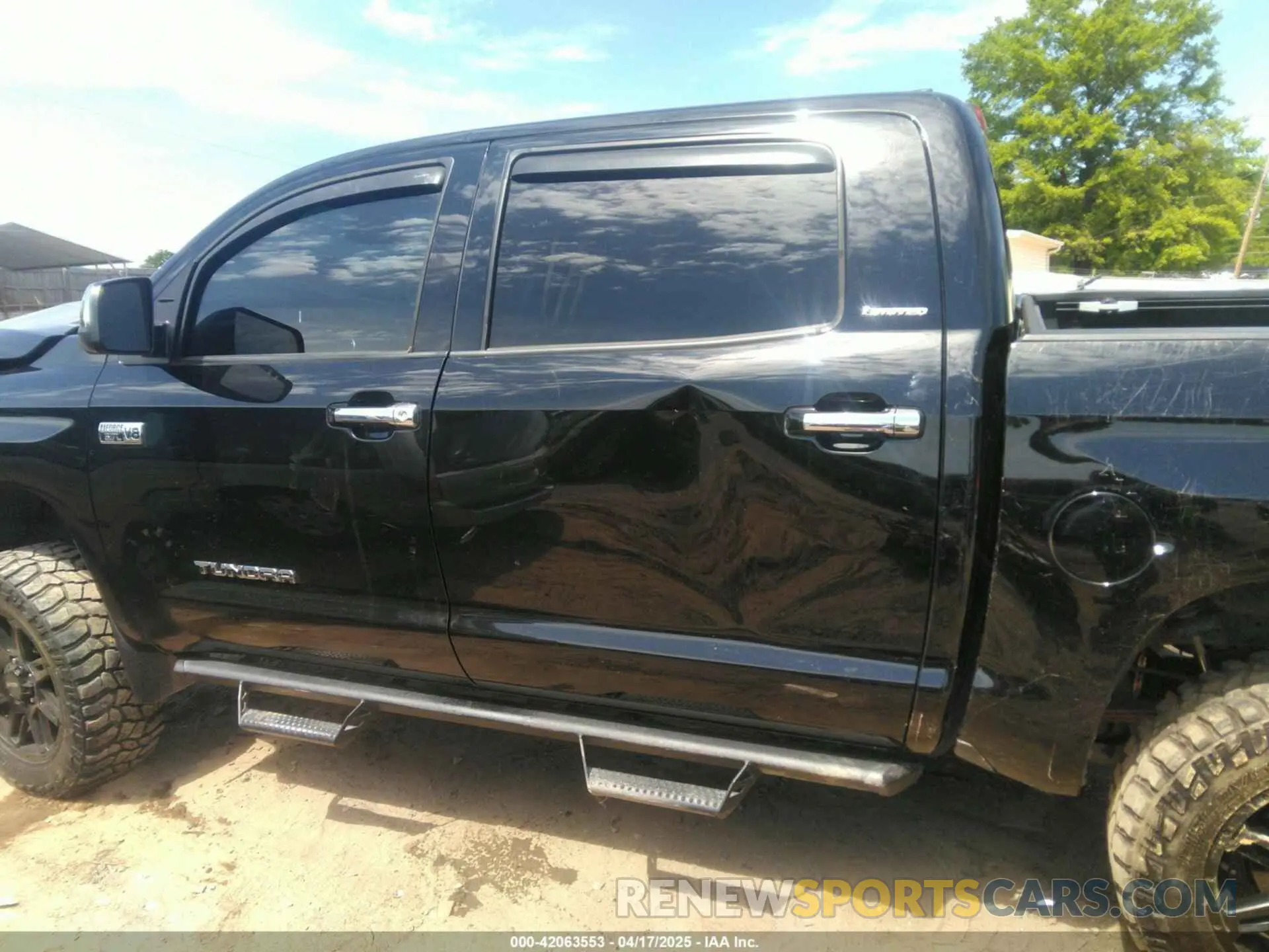 14 Photograph of a damaged car 5TFHY5F14LX935171 TOYOTA TUNDRA 2020