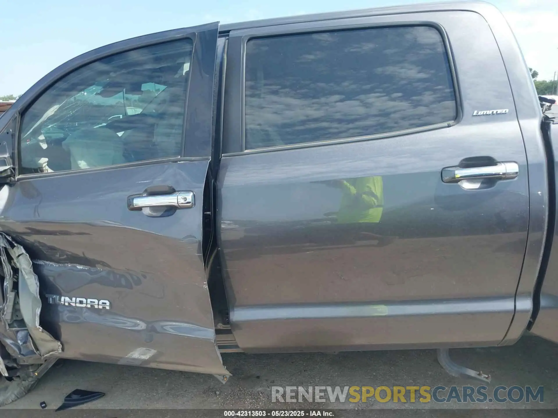 14 Photograph of a damaged car 5TFHY5F14LX954142 TOYOTA TUNDRA 2020