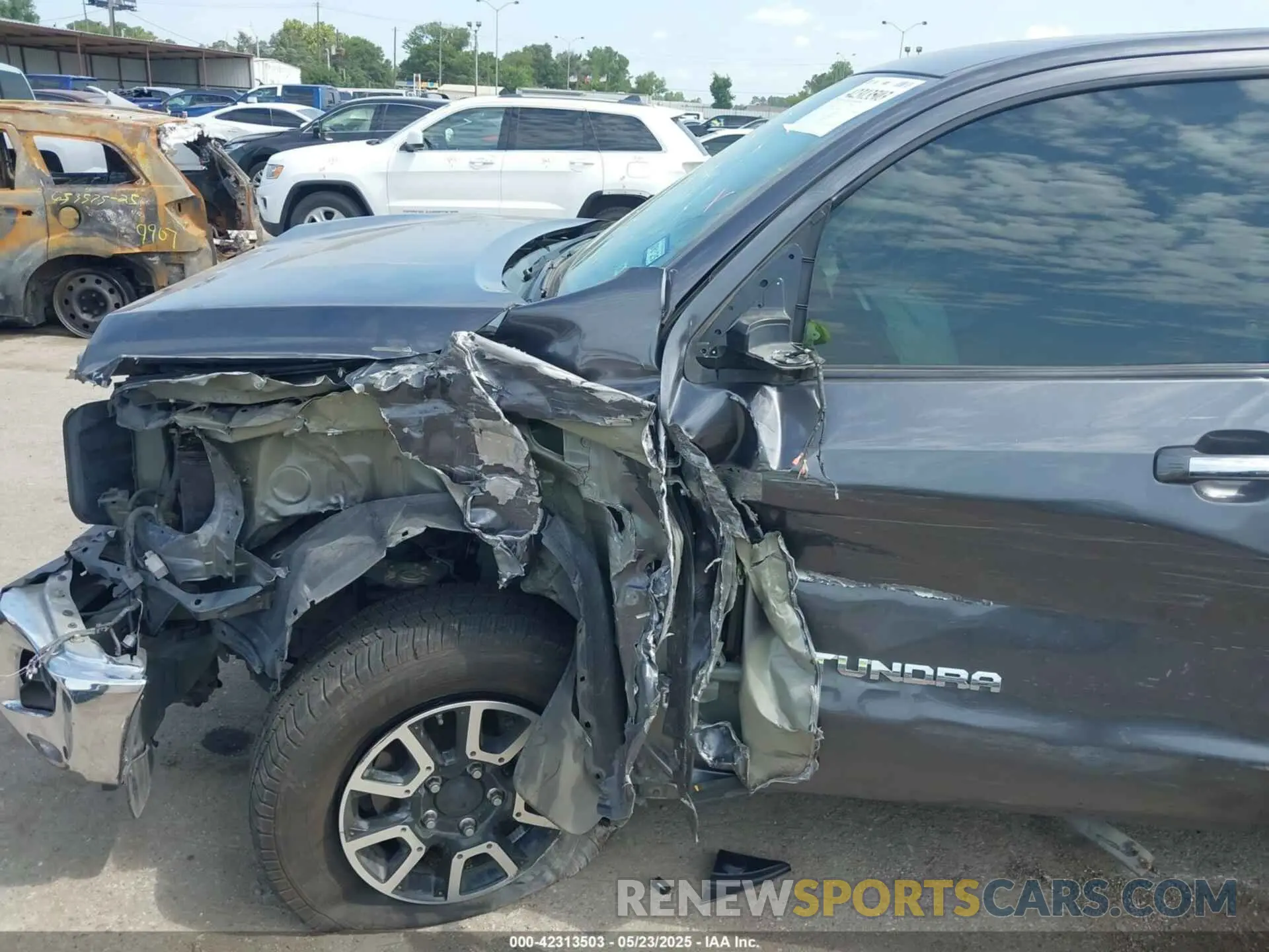 6 Photograph of a damaged car 5TFHY5F14LX954142 TOYOTA TUNDRA 2020