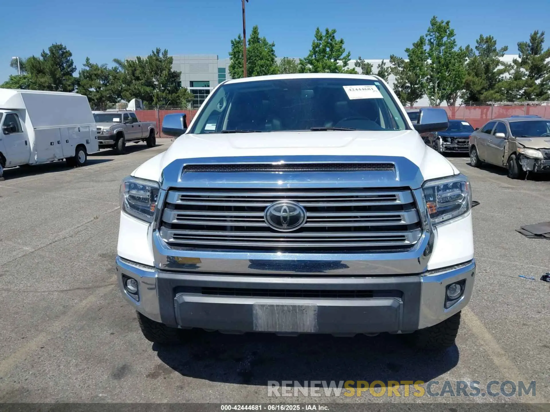 13 Photograph of a damaged car 5TFHY5F15LX871108 TOYOTA TUNDRA 2020