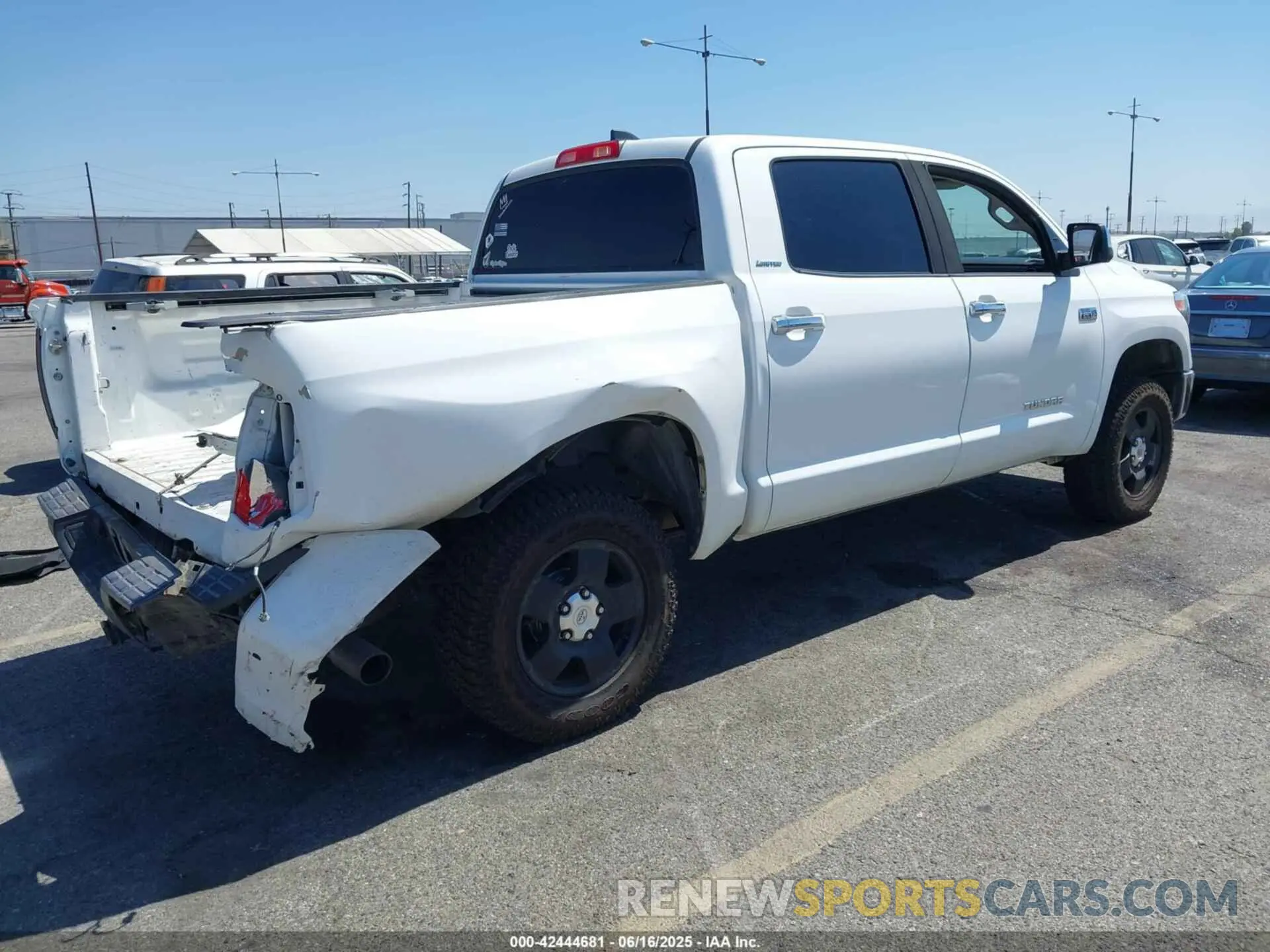 4 Photograph of a damaged car 5TFHY5F15LX871108 TOYOTA TUNDRA 2020