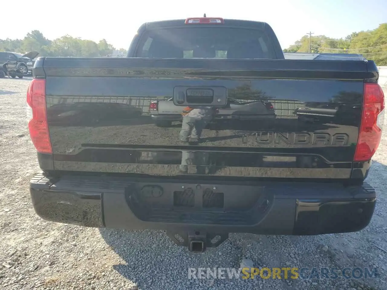 6 Photograph of a damaged car 5TFHY5F15LX926544 TOYOTA TUNDRA 2020