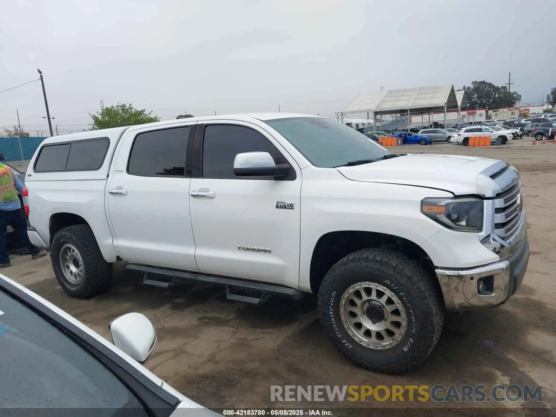 13 Photograph of a damaged car 5TFHY5F16LX917738 TOYOTA TUNDRA 2020