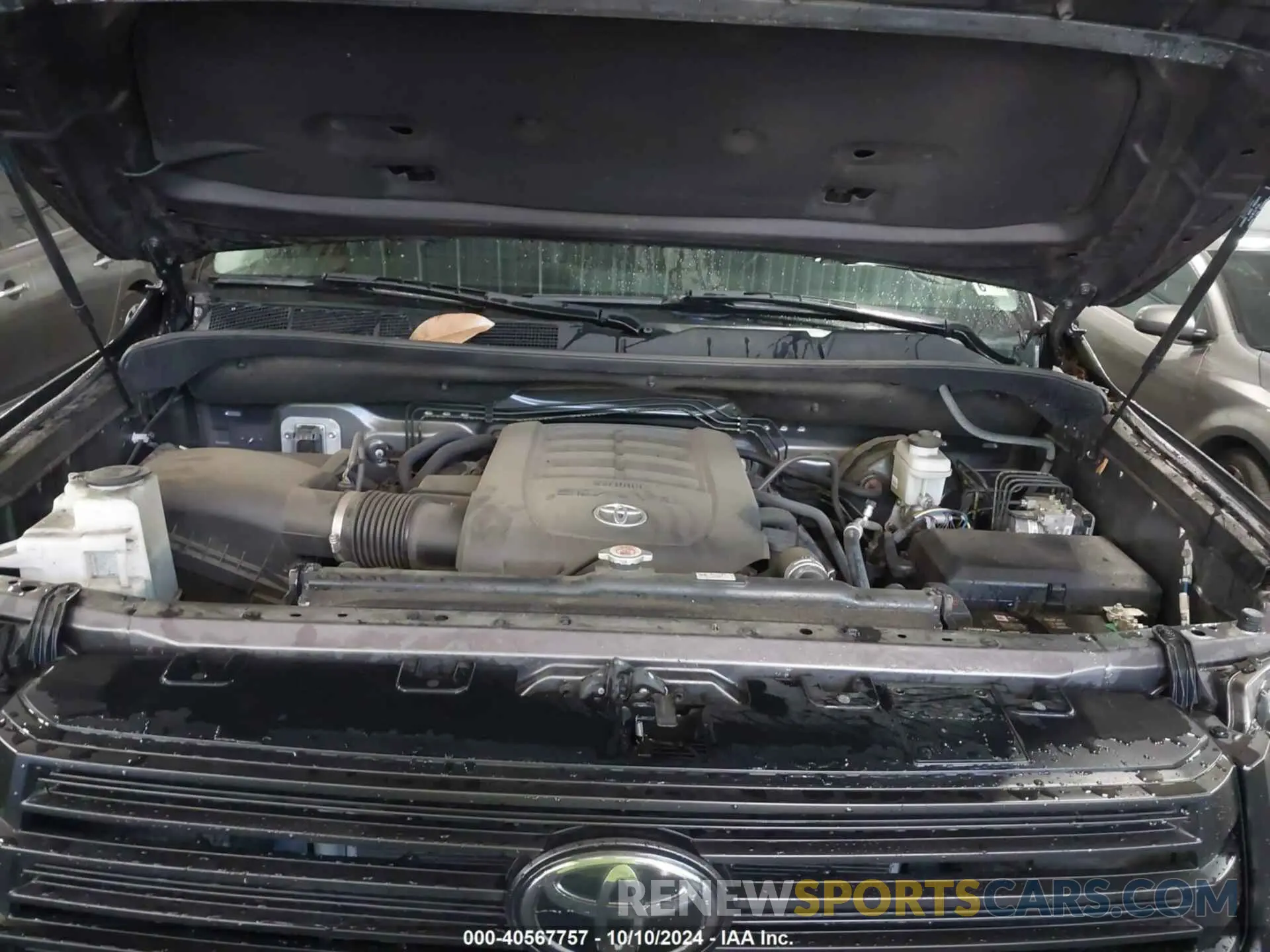 10 Photograph of a damaged car 5TFHY5F17LX891781 TOYOTA TUNDRA 2020