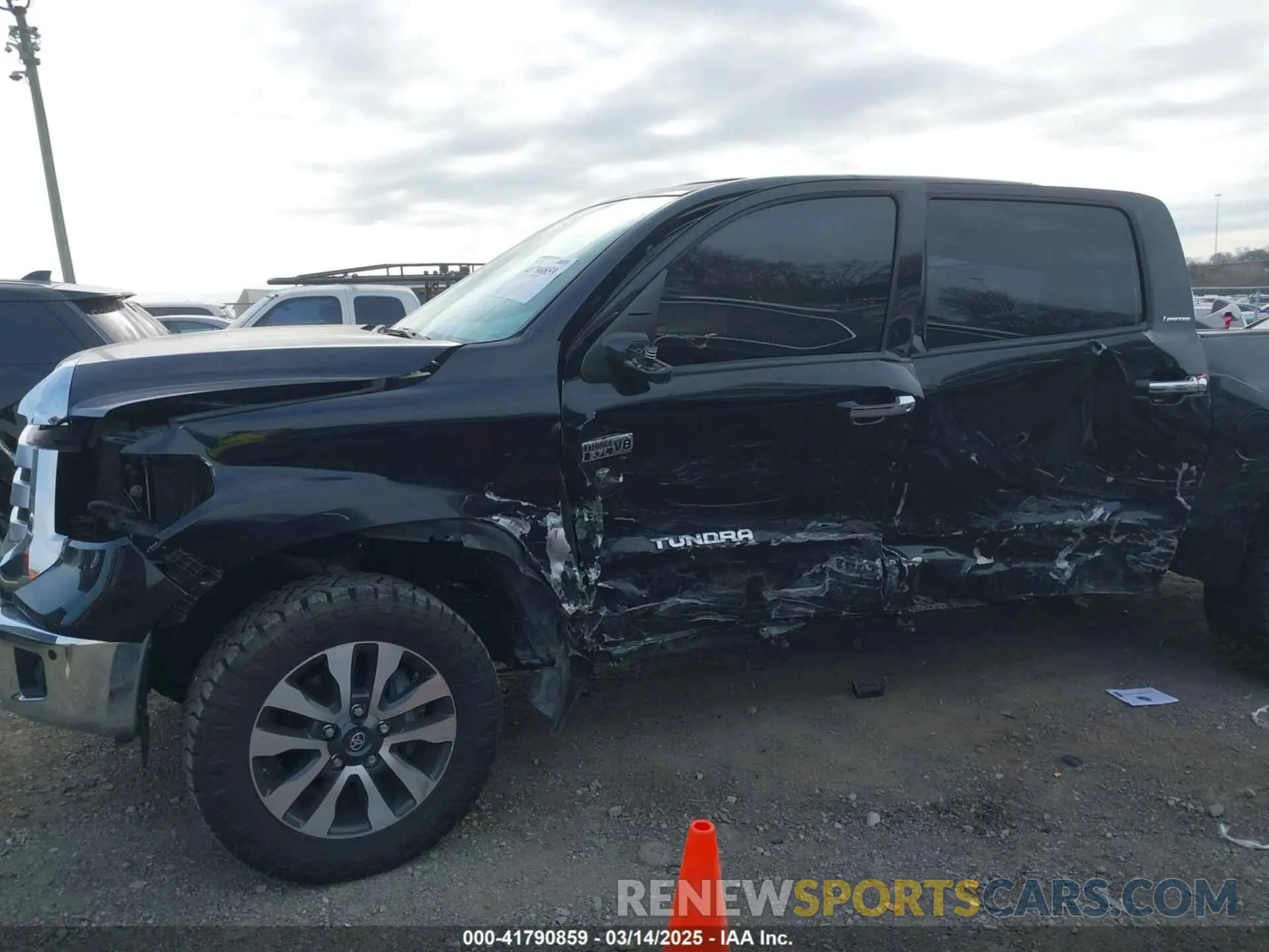 6 Photograph of a damaged car 5TFHY5F17LX908160 TOYOTA TUNDRA 2020